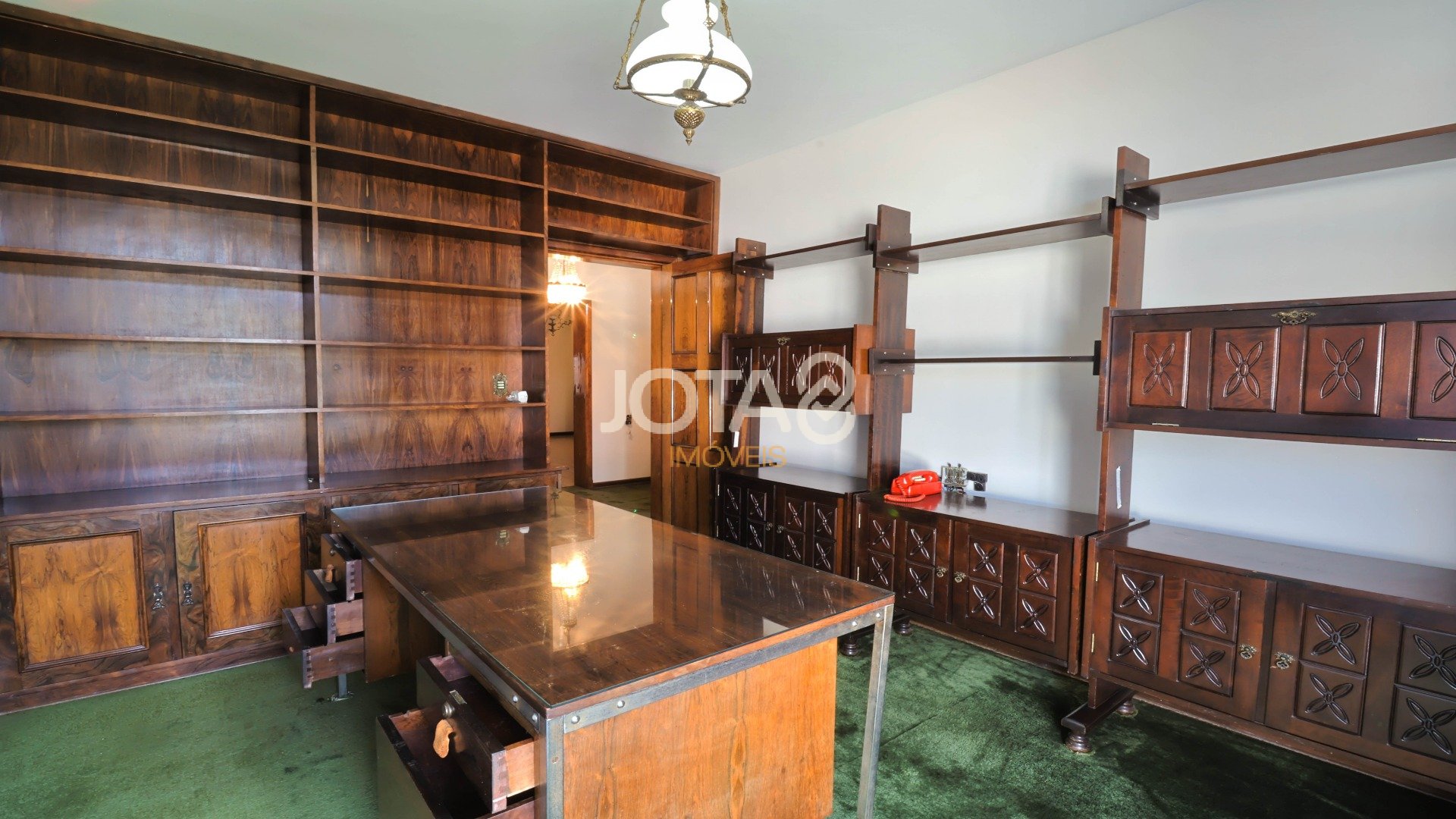 CASA COMERCIAL OU RESIDENCIAL EM ÓTIMA LOCALIZAÇÃO