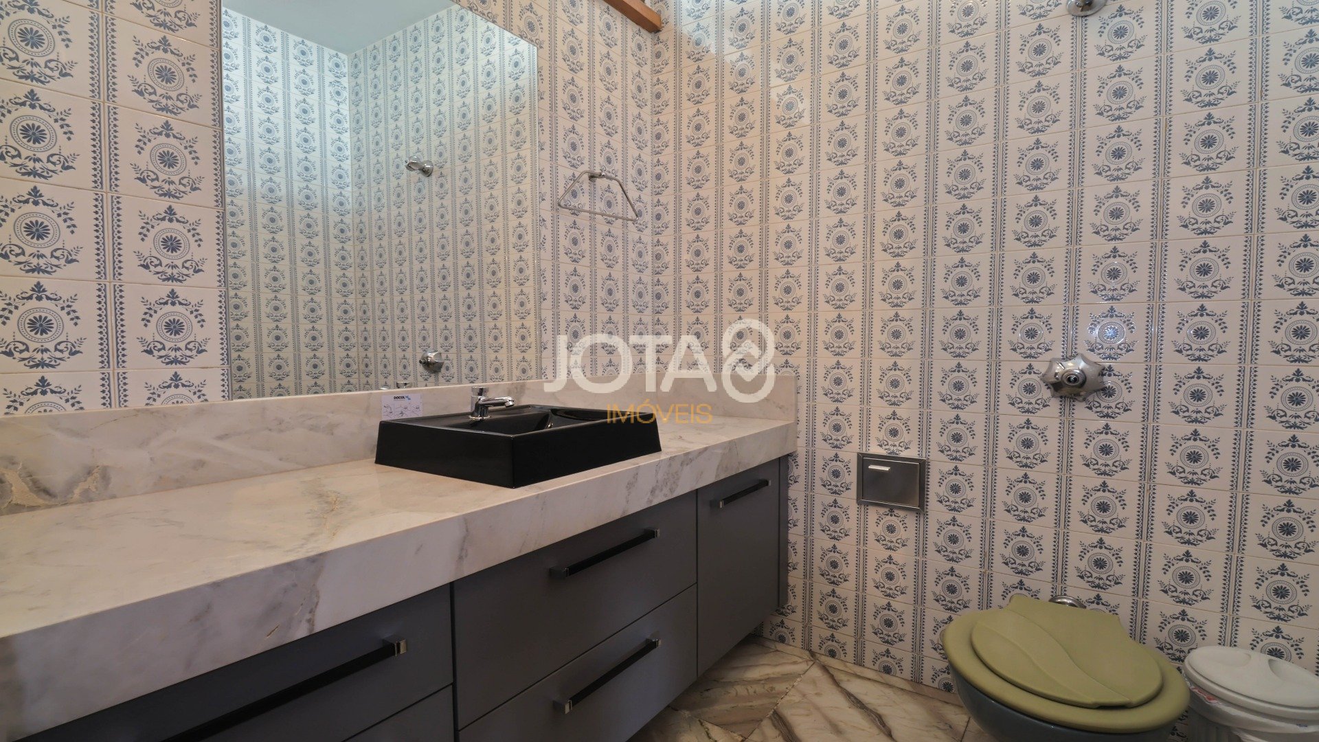 CASA COMERCIAL OU RESIDENCIAL EM ÓTIMA LOCALIZAÇÃO