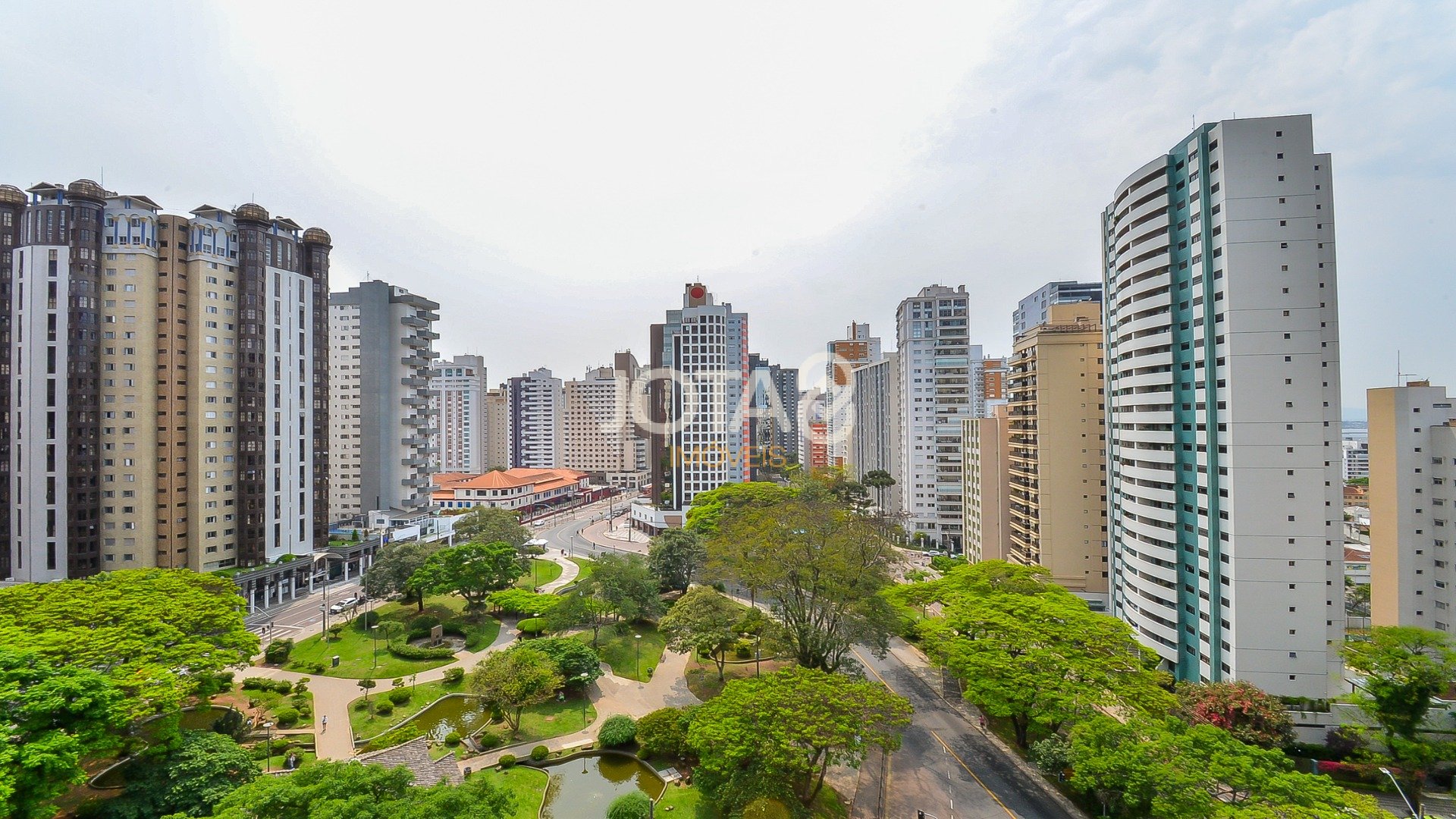 APARTAMENTO COM 3 SUÍTES E 4 VAGAS NA PRAÇA DO JAPÃO