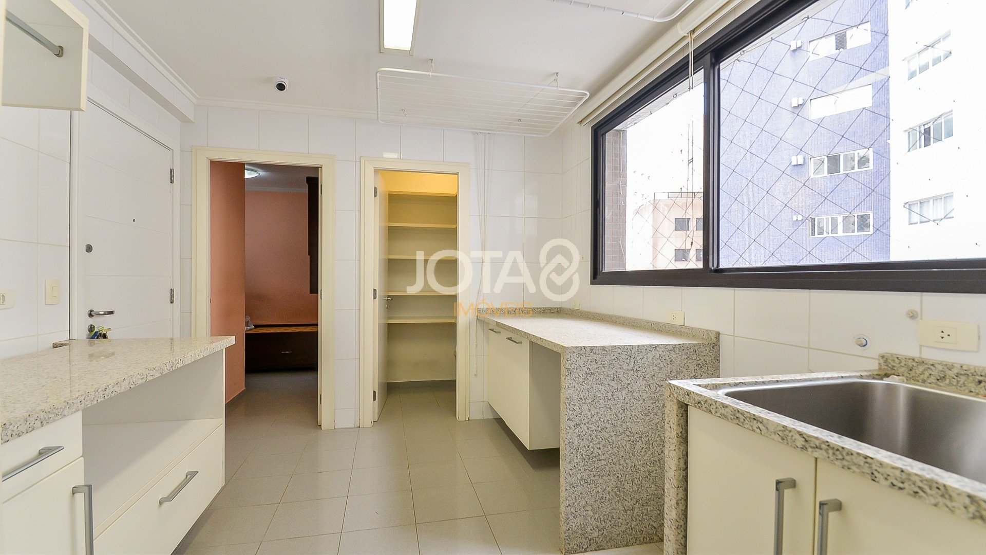 APARTAMENTO COM 3 SUÍTES E 4 VAGAS NA PRAÇA DO JAPÃO