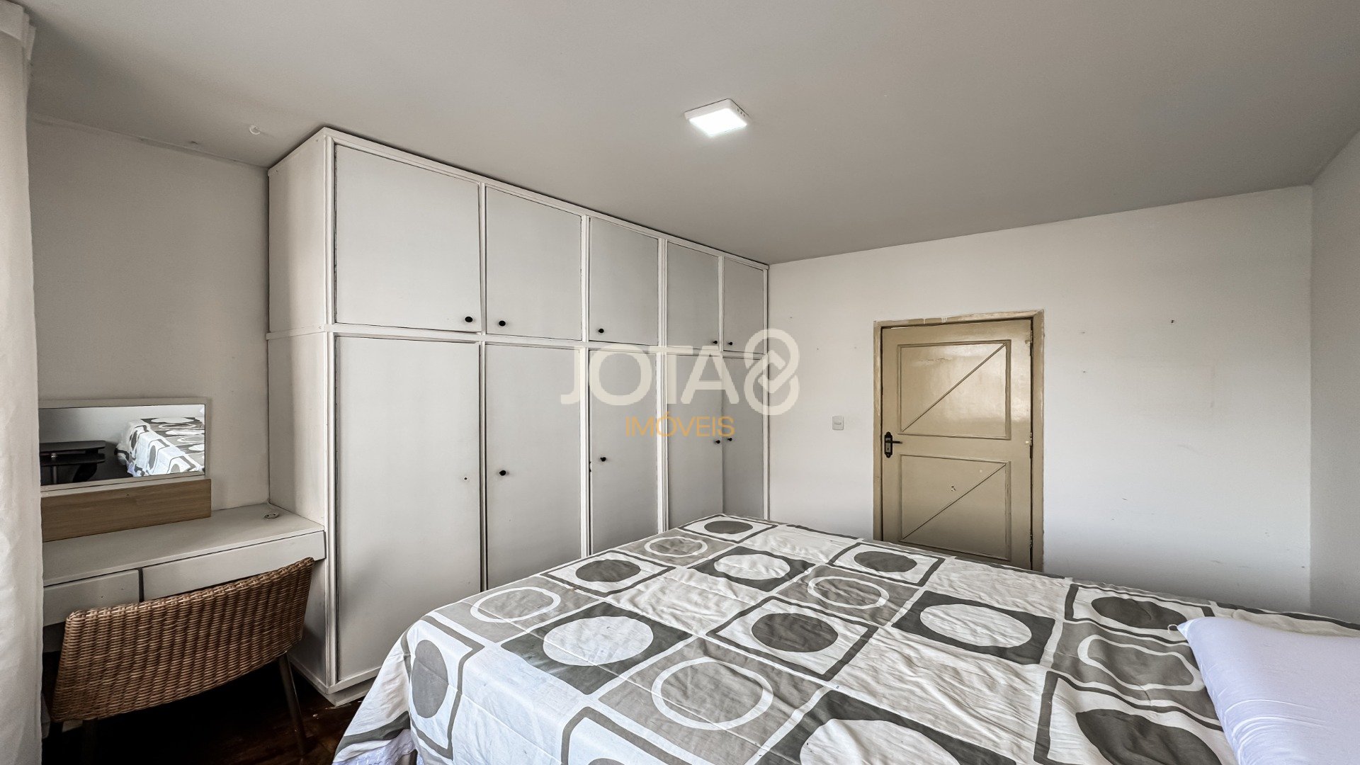 APARTAMENTO 5 QUARTOS E GARAGEM NO BATEL