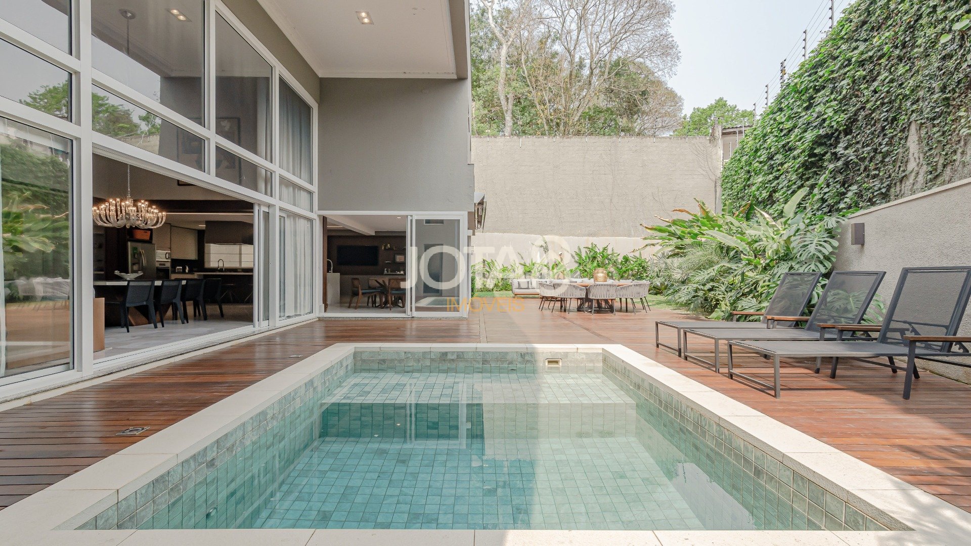 CASA MARAVILHOSA COM 4 SUITES  EM CONDOMINIO NO CAMPO COMPRIDO