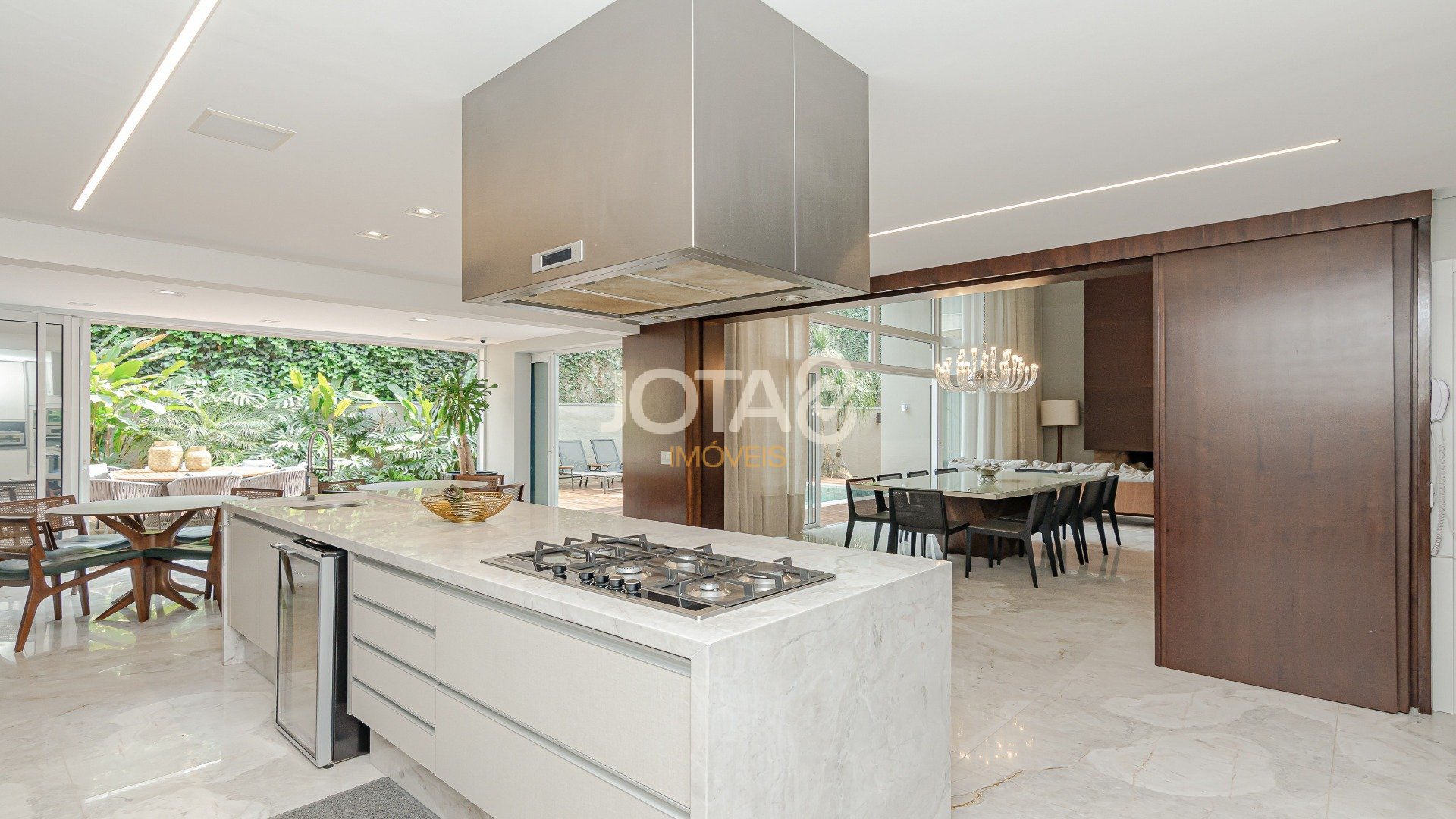 CASA MARAVILHOSA COM 4 SUITES  EM CONDOMINIO NO CAMPO COMPRIDO