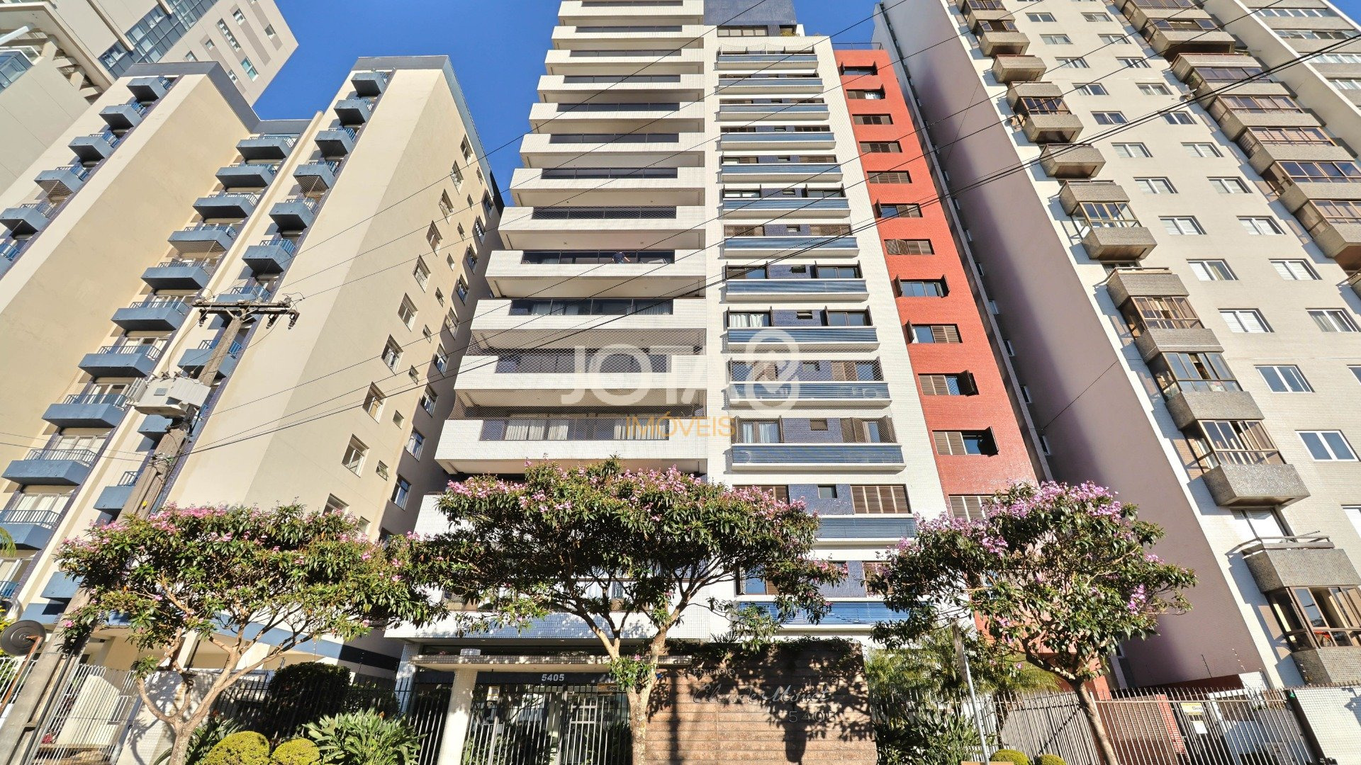 Foto de destaque Apartamento mobiliado 1 por andar no coração do batel - j8