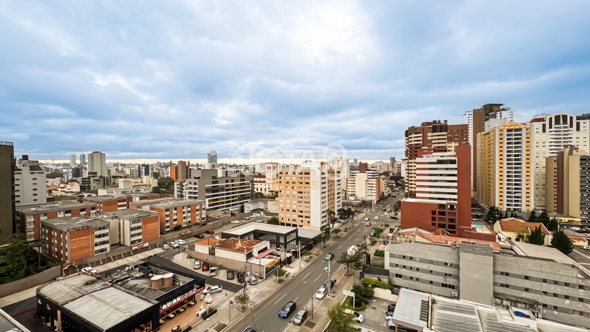 APARTAMENTO 3 DORMITÓRIOS, 2 VAGAS, FACE NORTE NA PRAÇA ESPANHA