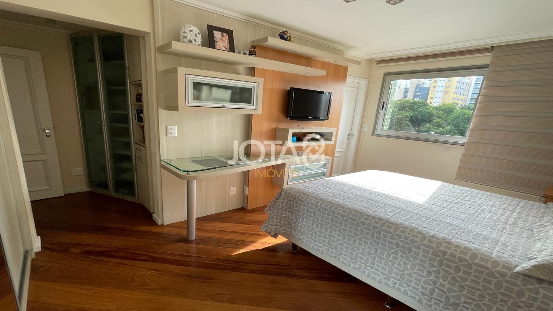 APARTAMENTO 3 DORMITÓRIOS, 2 VAGAS, FACE NORTE NO BATEL