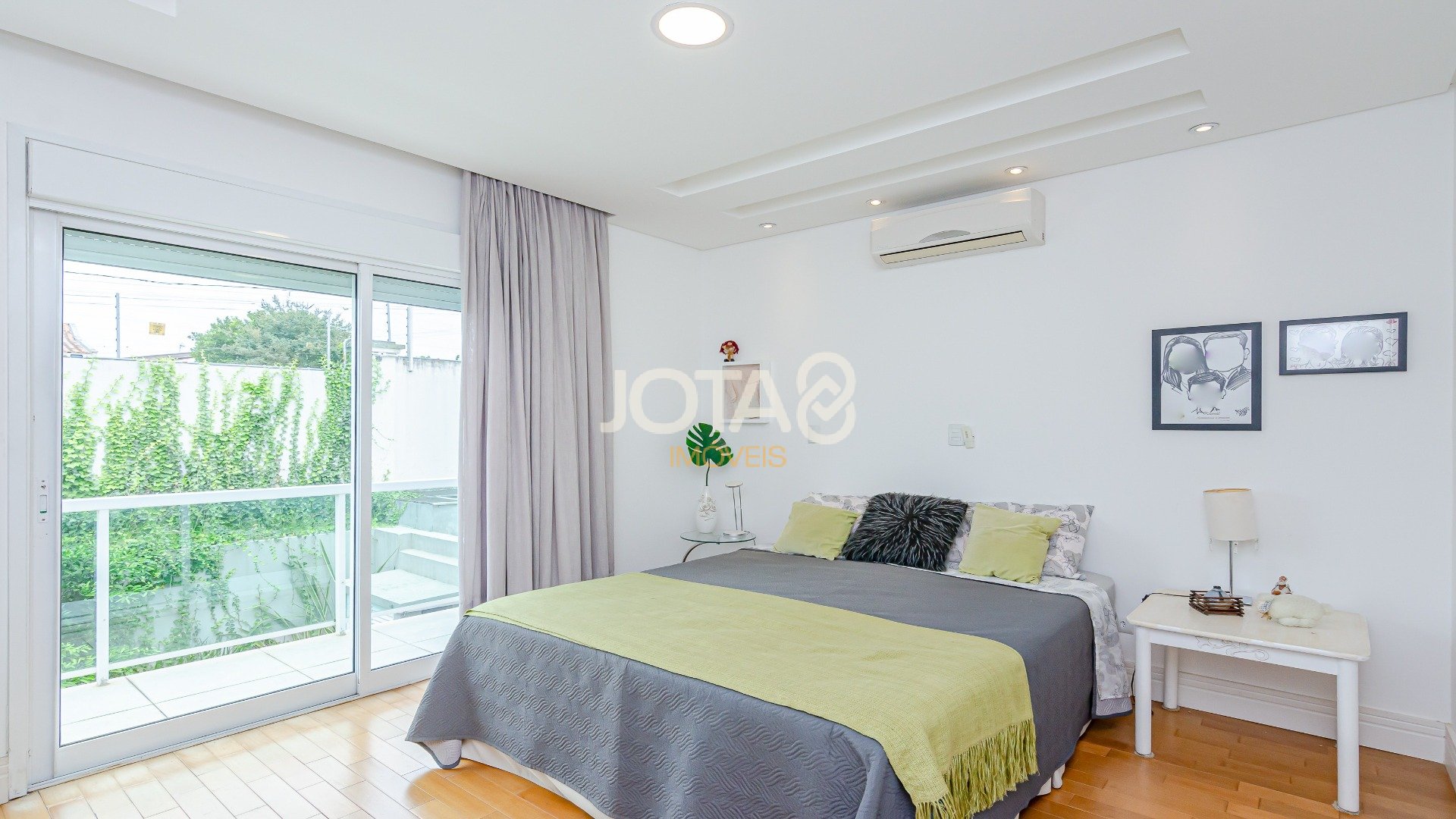CASA COM 3 SUÍTES NO GREEN VILLAGE