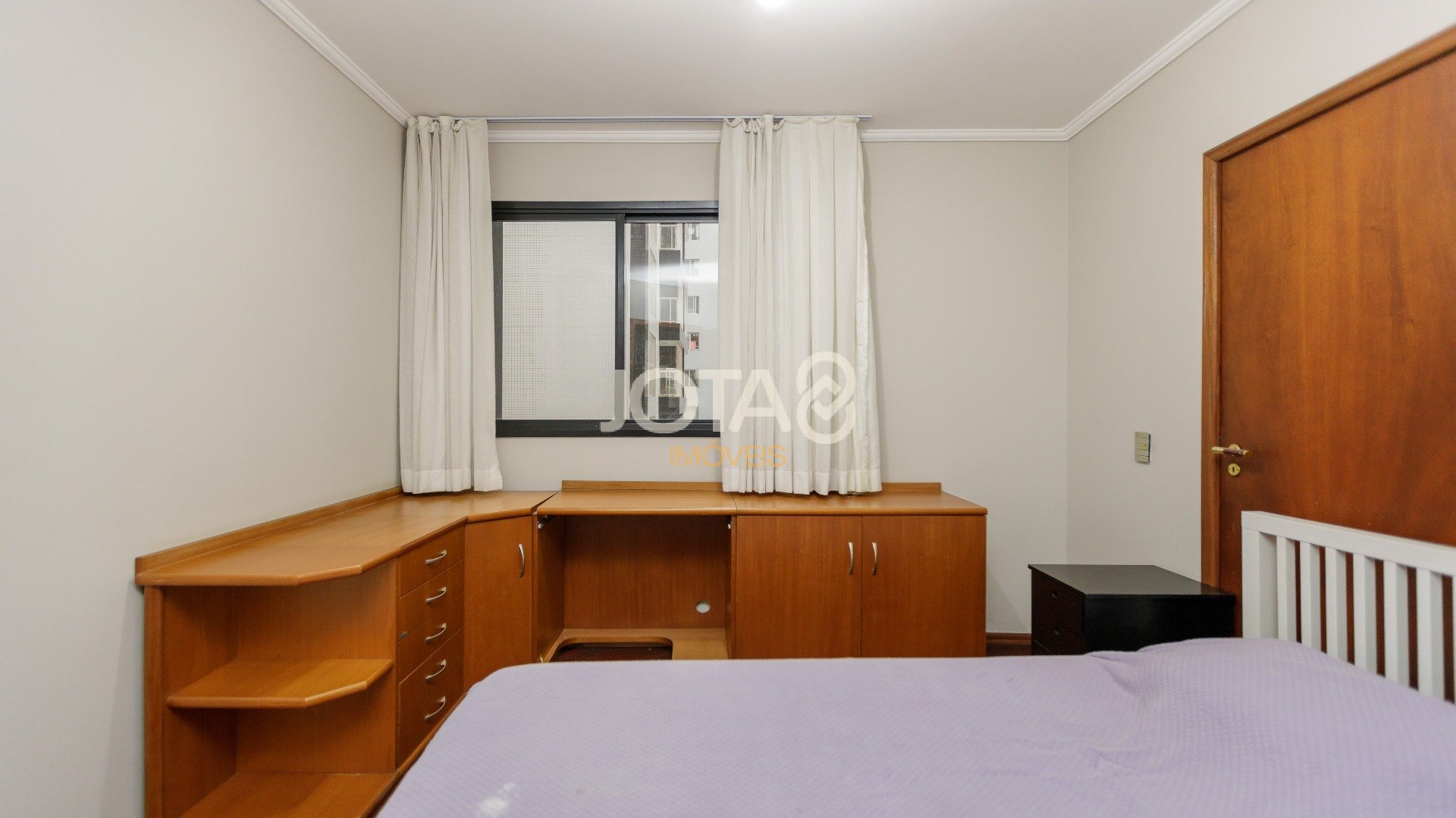 APARTAMENTO COM 4 QUARTOS NO CHAMPAGNAT