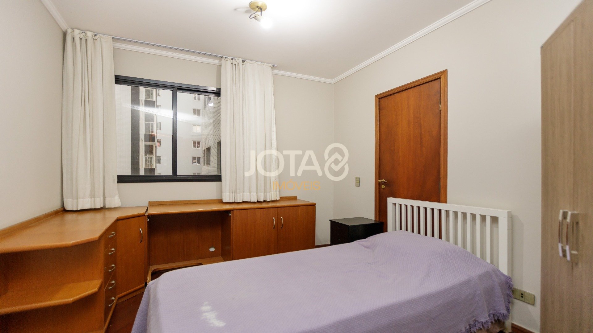 APARTAMENTO COM 4 QUARTOS NO CHAMPAGNAT