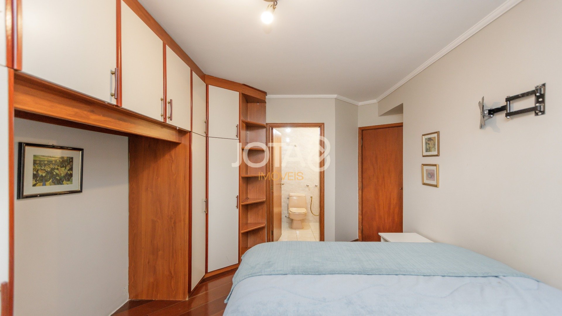 APARTAMENTO COM 4 QUARTOS NO CHAMPAGNAT