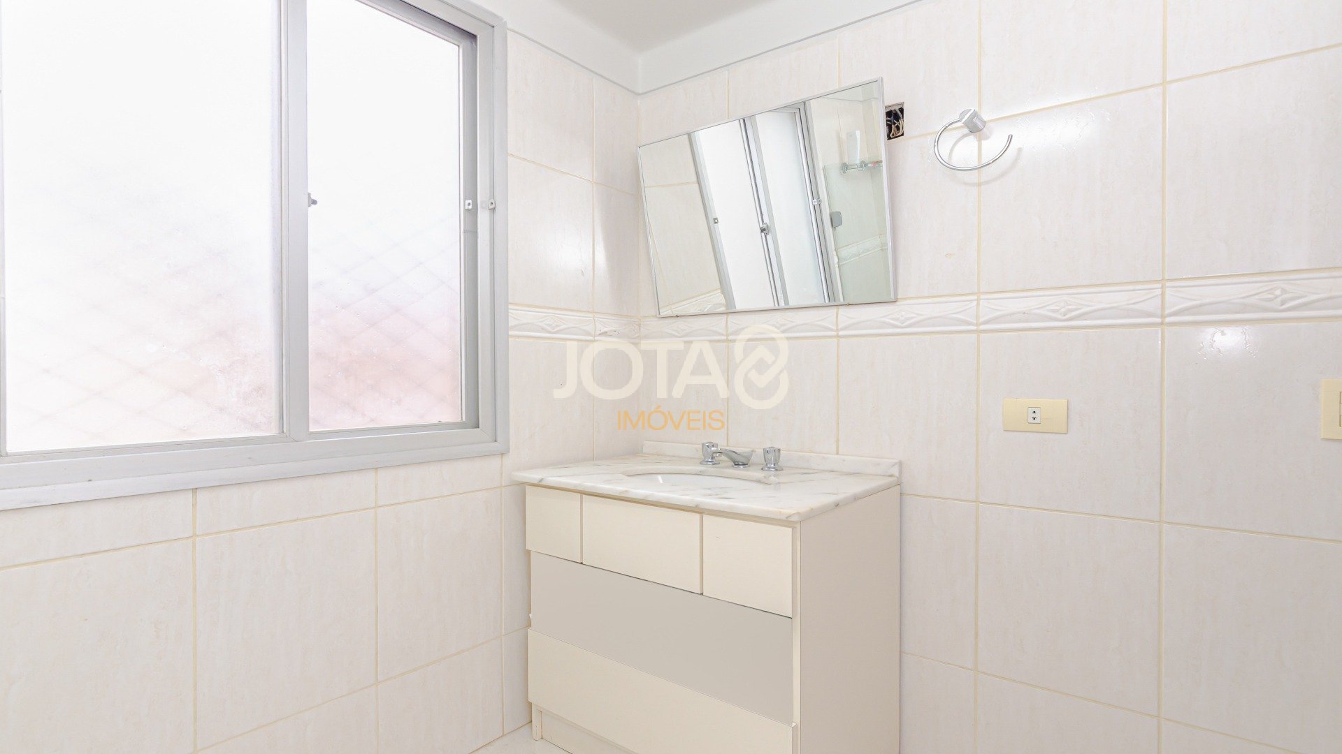 APARTAMENTO 3 QUARTOS 1 VAGA NO BATEL