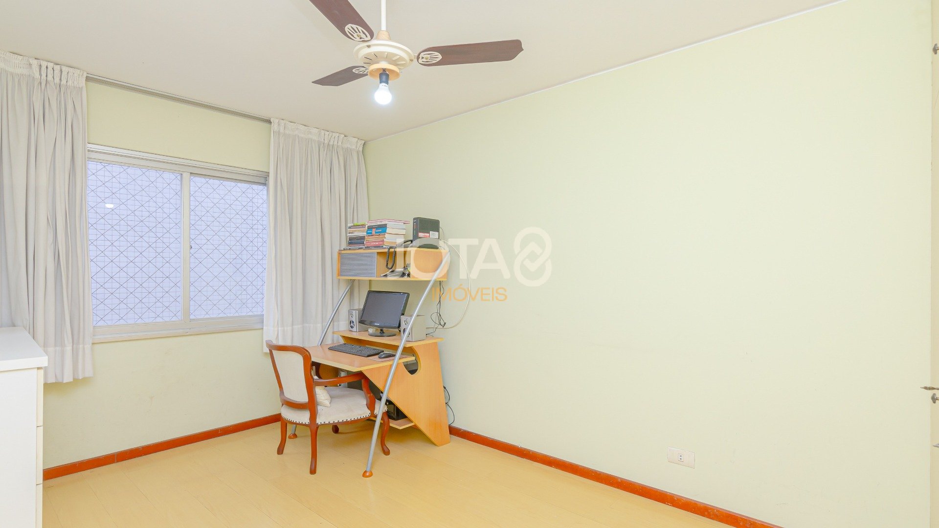 APARTAMENTO 3 QUARTOS 1 VAGA NO BATEL