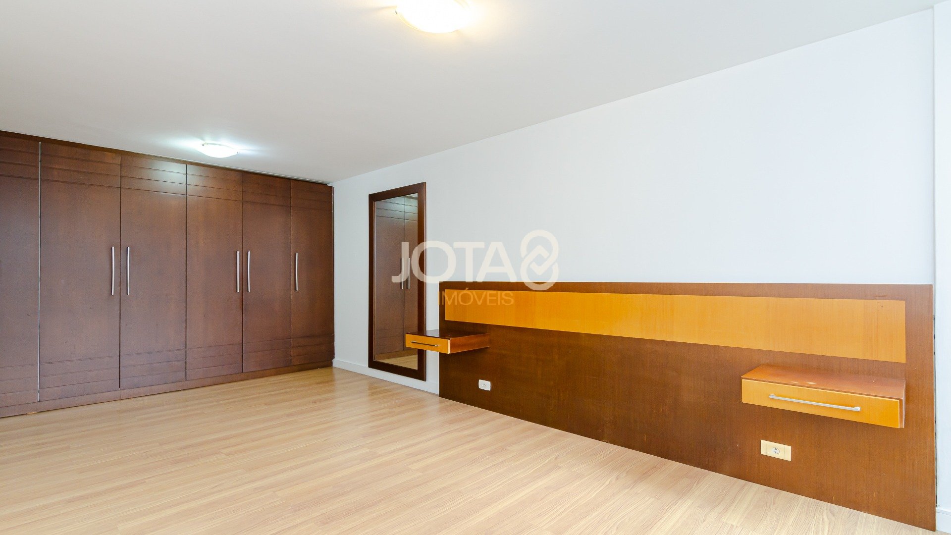 APARTAMENTO 03 DORMITÓRIOS REGIÃO CENTRAL