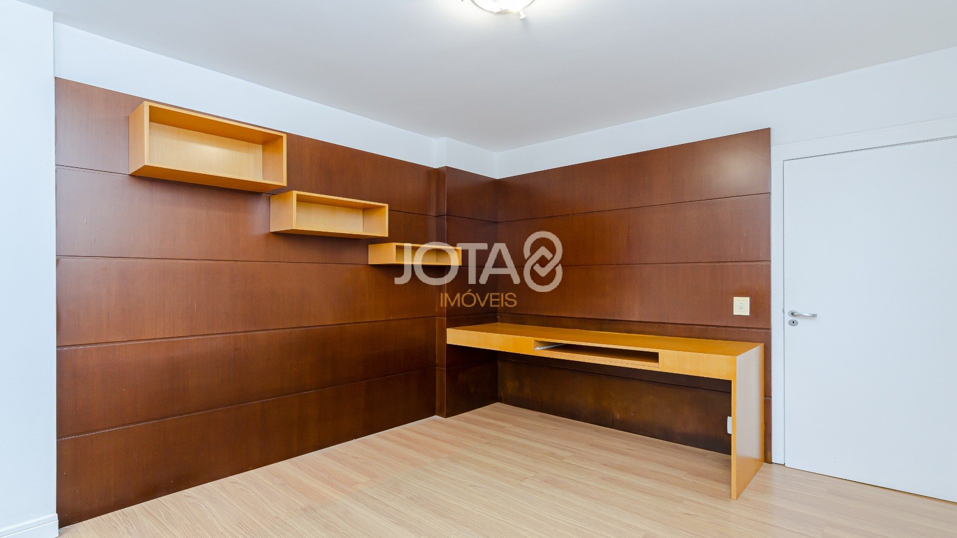 APARTAMENTO 03 DORMITÓRIOS REGIÃO CENTRAL