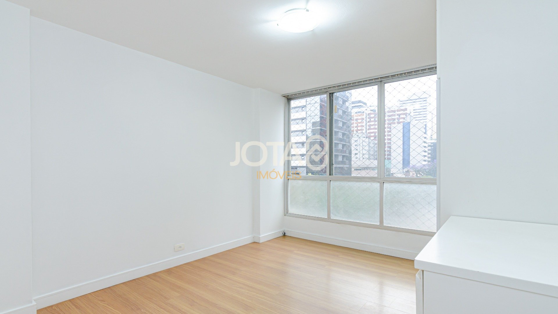APARTAMENTO 03 DORMITÓRIOS REGIÃO CENTRAL