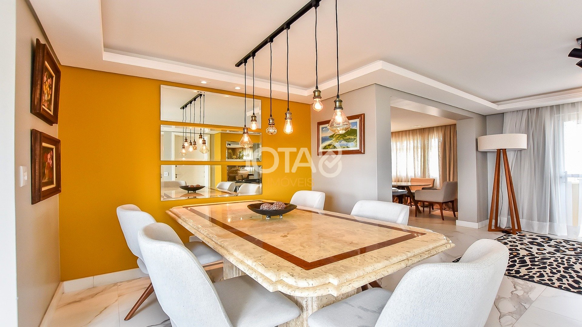 APARTAMENTO AMPLO NO BATEL 3 QUARTOS