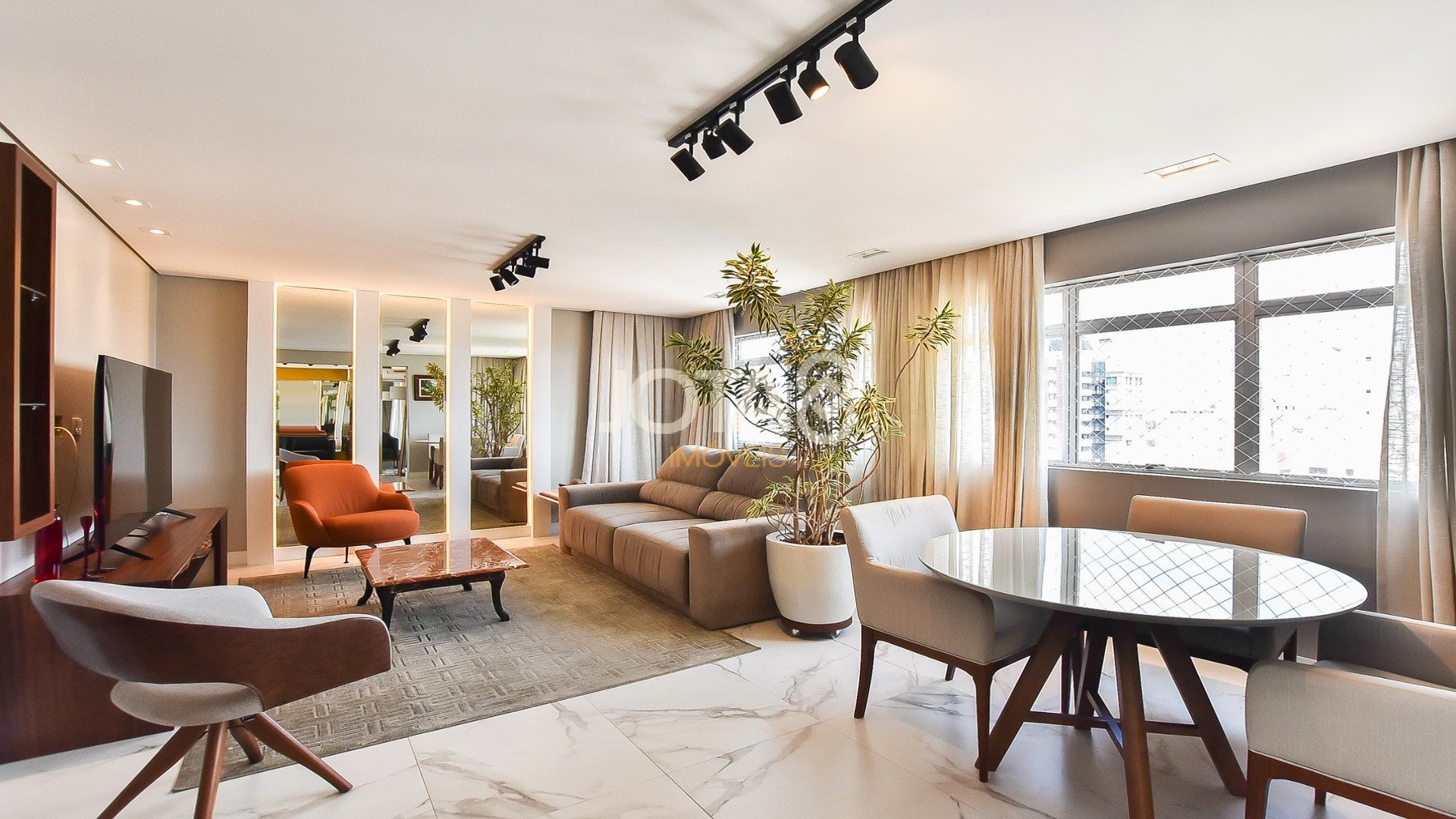 APARTAMENTO AMPLO NO BATEL 3 QUARTOS