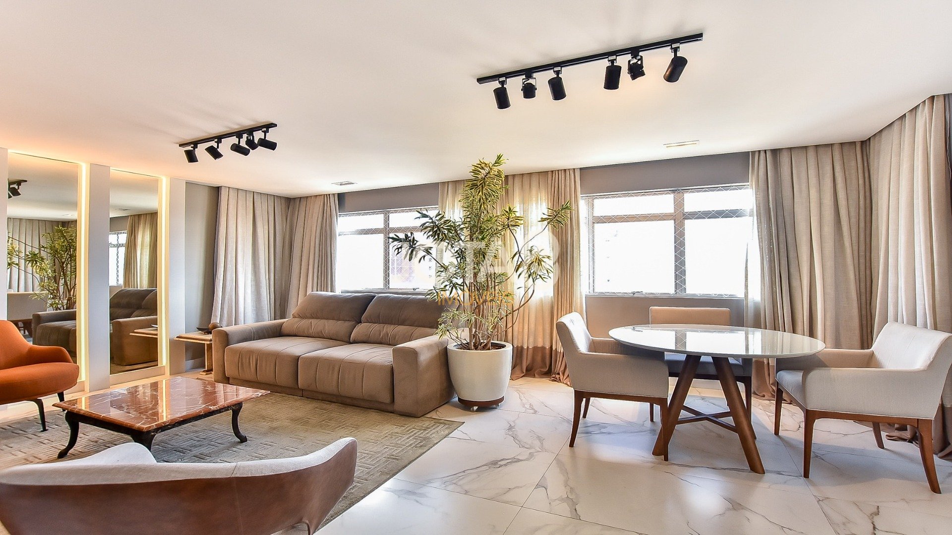 APARTAMENTO AMPLO NO BATEL 3 QUARTOS