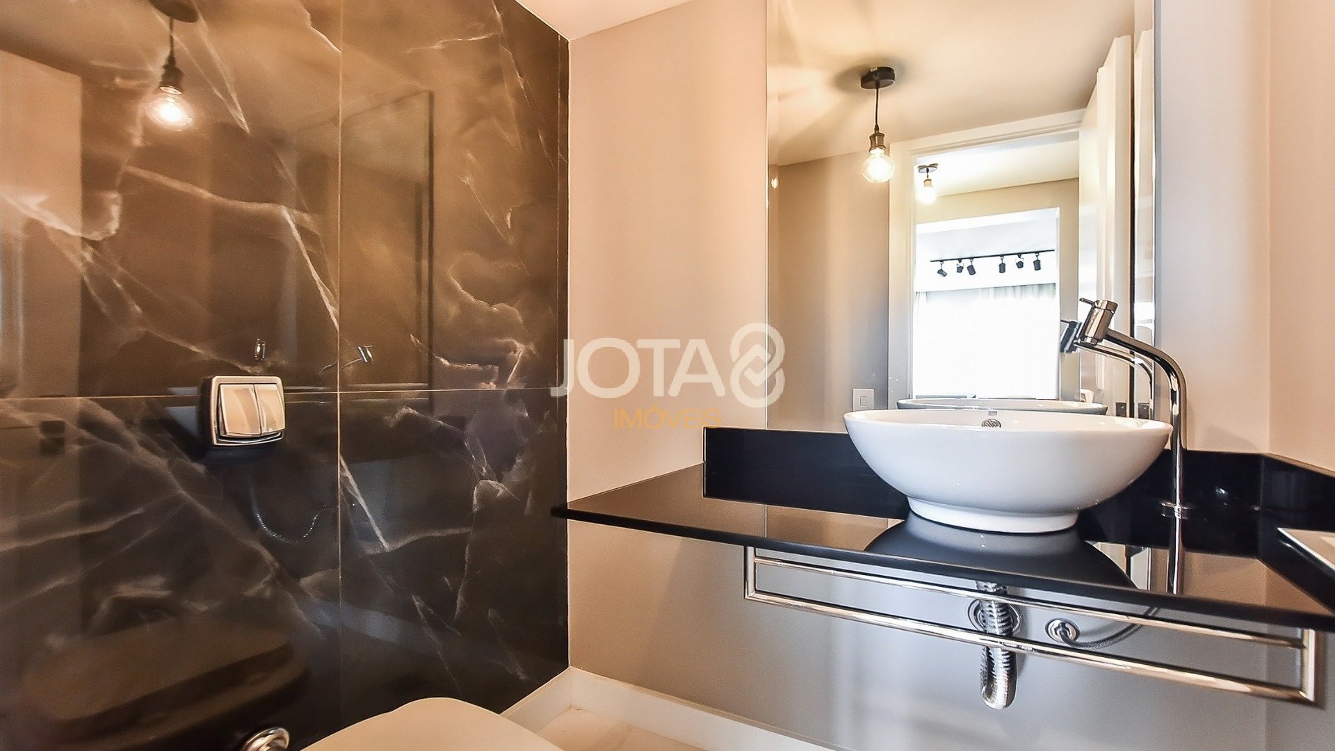 APARTAMENTO AMPLO NO BATEL 3 QUARTOS