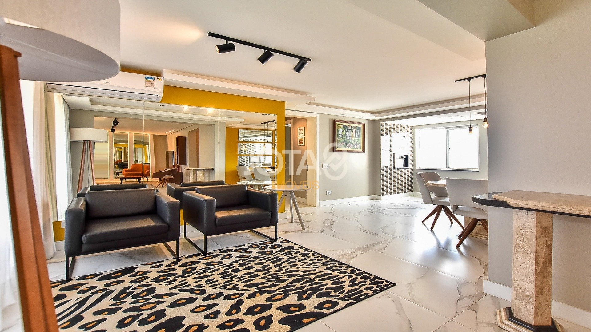 APARTAMENTO AMPLO NO BATEL 3 QUARTOS