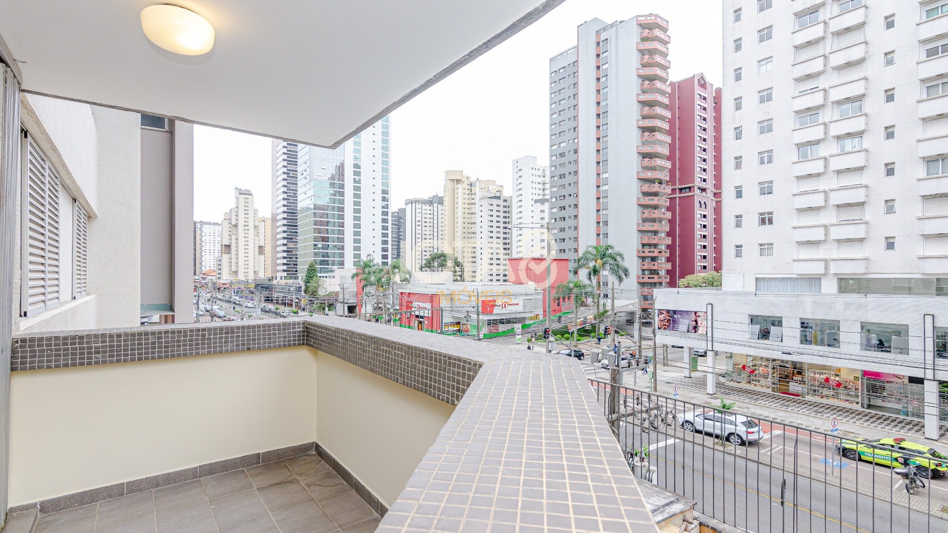 APARTAMENTO COM 4 DORMITÓRIOS NO BATEL