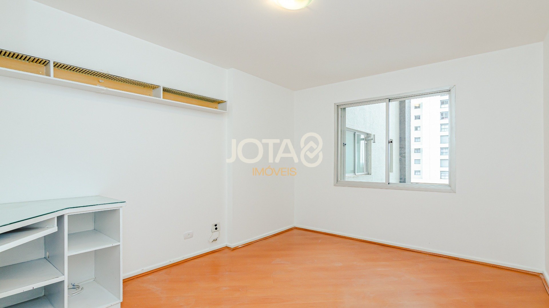 APARTAMENTO COM 4 DORMITÓRIOS NO BATEL