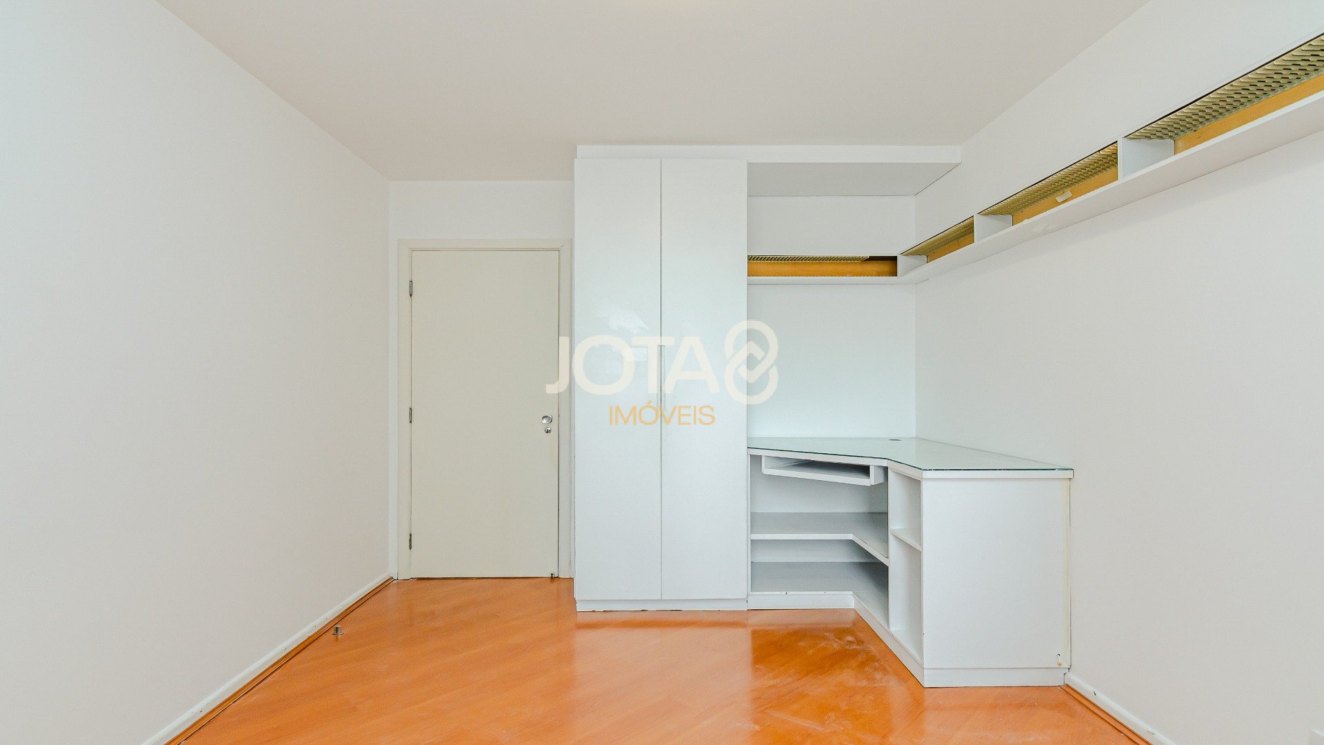 APARTAMENTO COM 4 DORMITÓRIOS NO BATEL