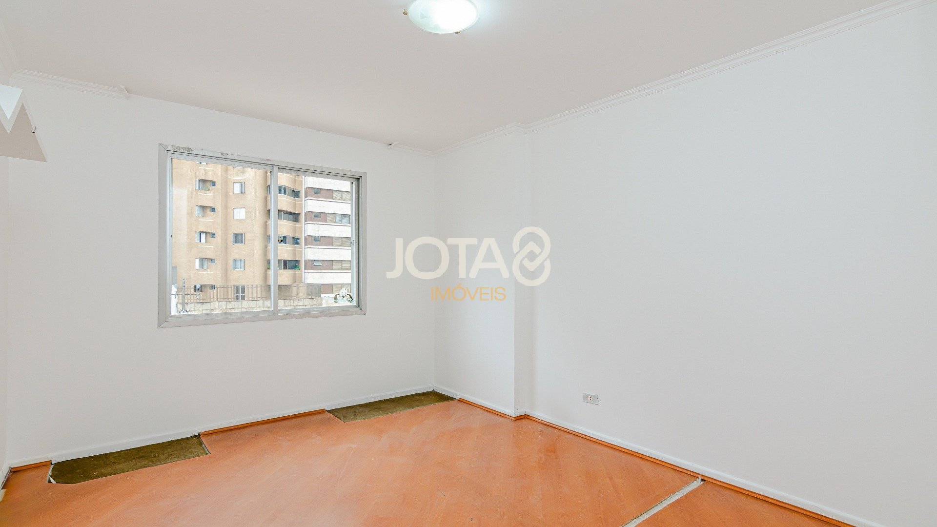 APARTAMENTO COM 4 DORMITÓRIOS NO BATEL