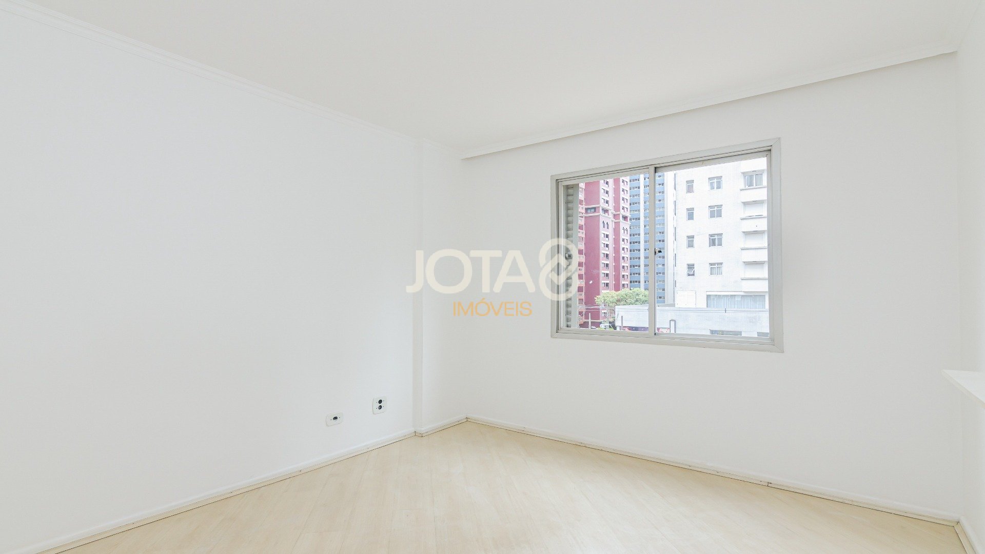 APARTAMENTO COM 4 DORMITÓRIOS NO BATEL