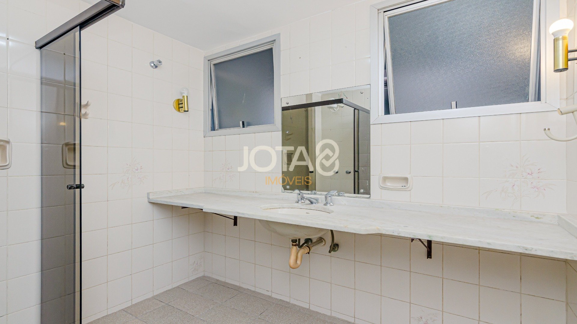 APARTAMENTO COM 4 DORMITÓRIOS NO BATEL