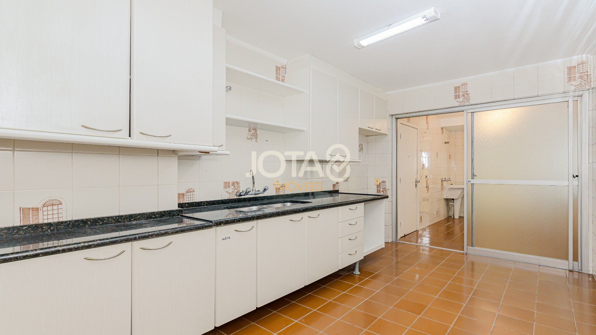 APARTAMENTO COM 4 DORMITÓRIOS NO BATEL