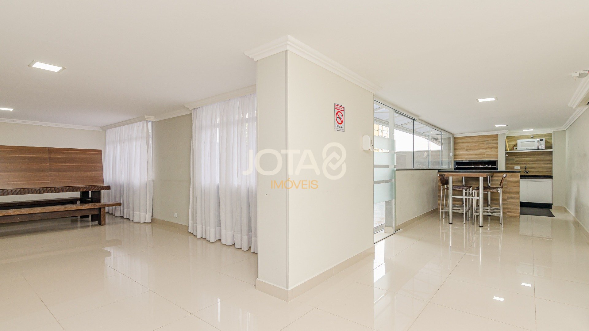 APARTAMENTO COM 4 DORMITÓRIOS NO BATEL