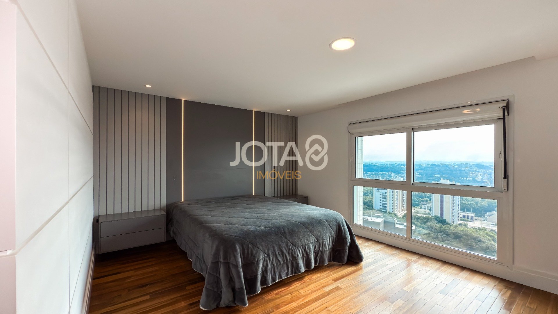 BELÍSSIMO APARTAMENTO, MOBILIADO,  NO CORAÇÃO DO ECOVILLE