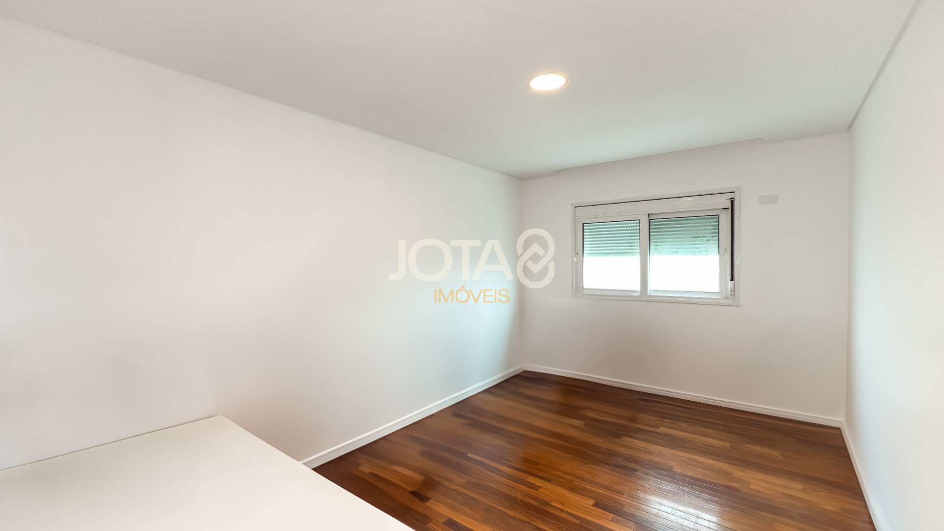 BELÍSSIMO APARTAMENTO, MOBILIADO,  NO CORAÇÃO DO ECOVILLE
