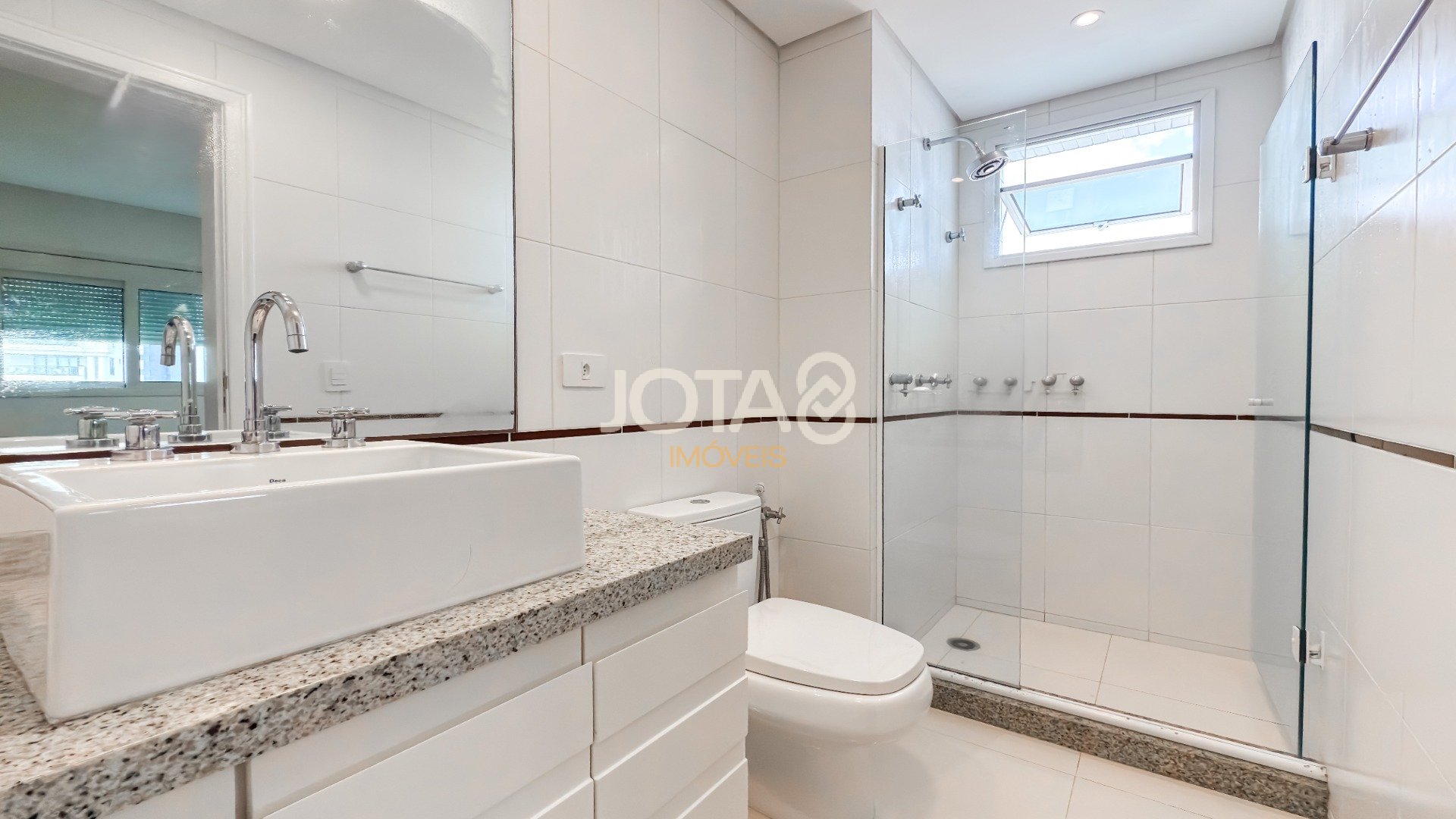 BELÍSSIMO APARTAMENTO, MOBILIADO,  NO CORAÇÃO DO ECOVILLE