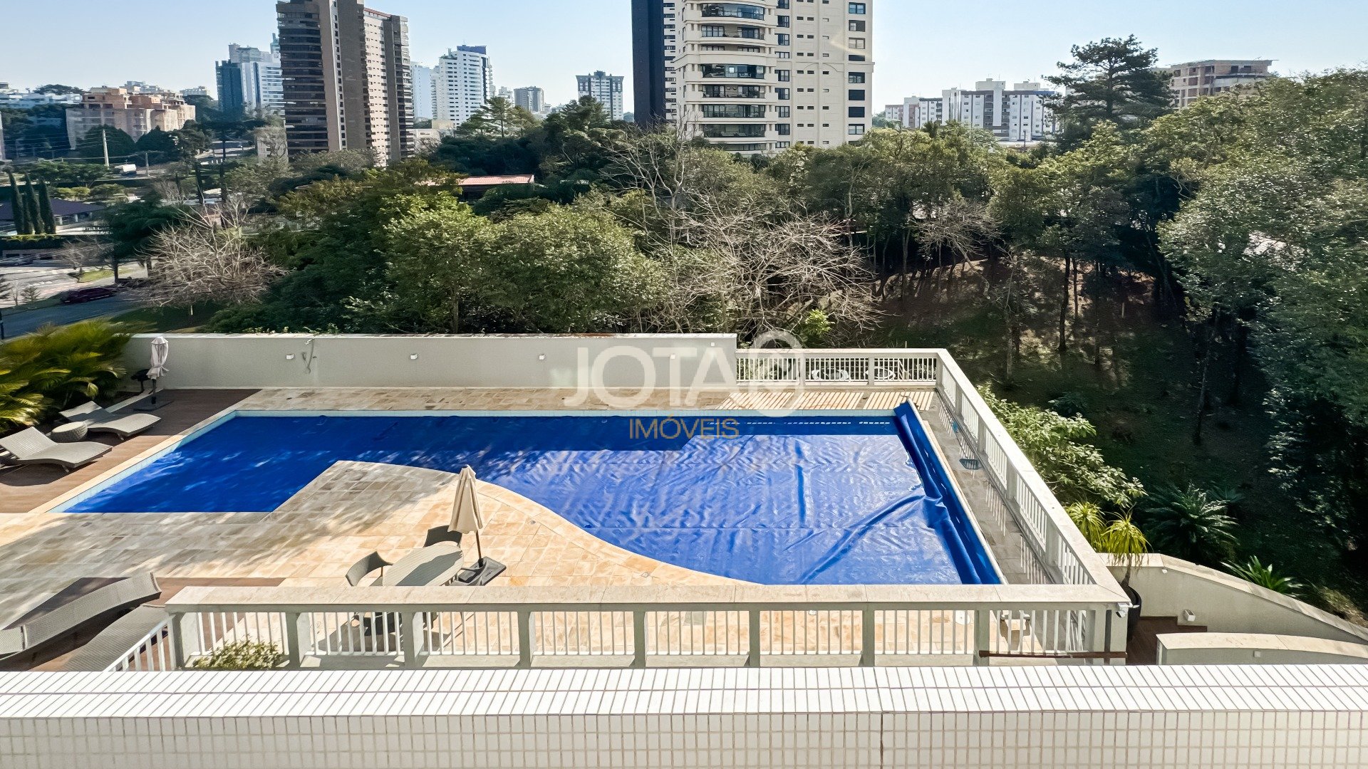BELÍSSIMO APARTAMENTO, MOBILIADO,  NO CORAÇÃO DO ECOVILLE