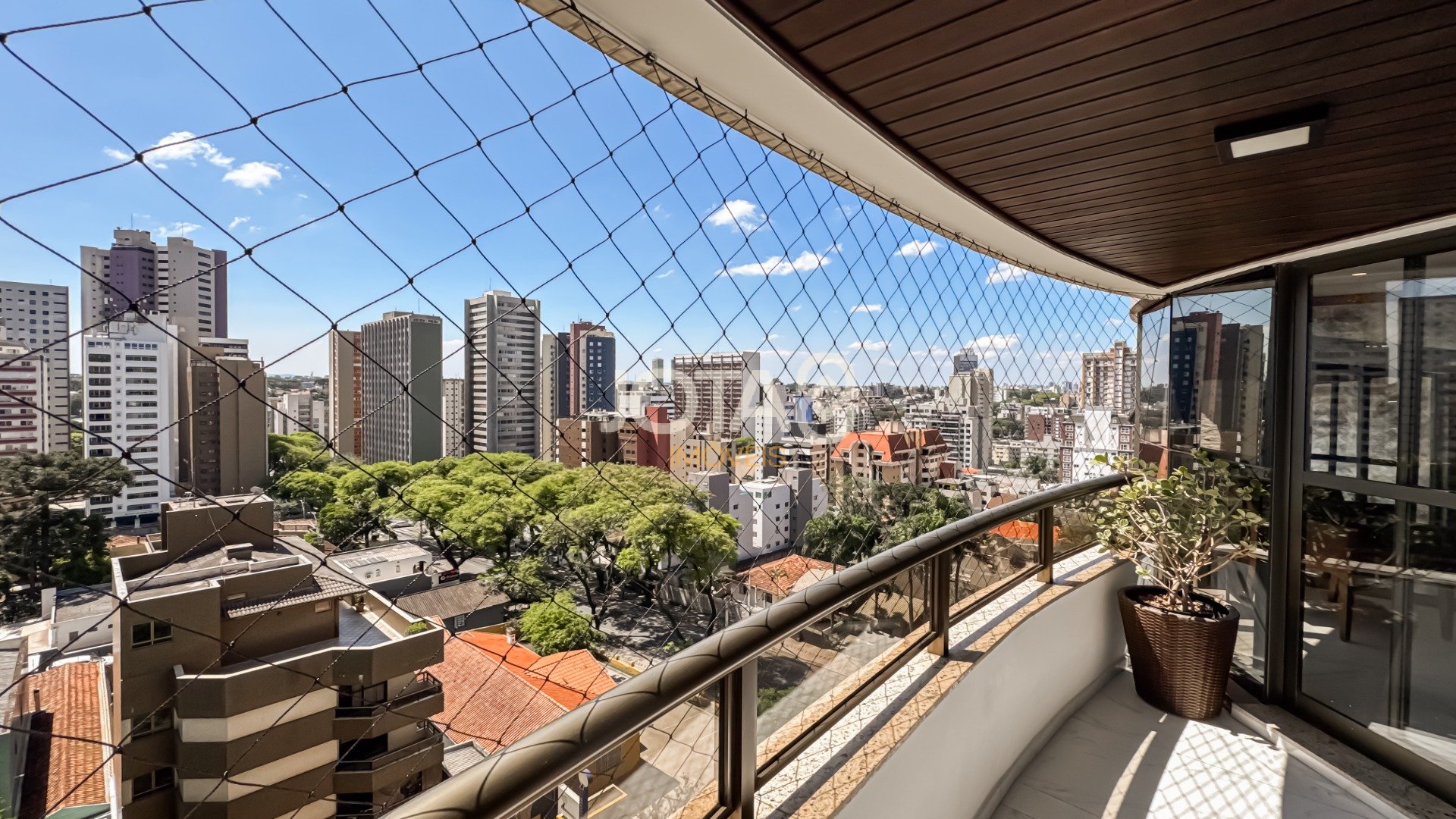 APARTAMENTO COM 3 SUÍTES NO BIGORRILHO