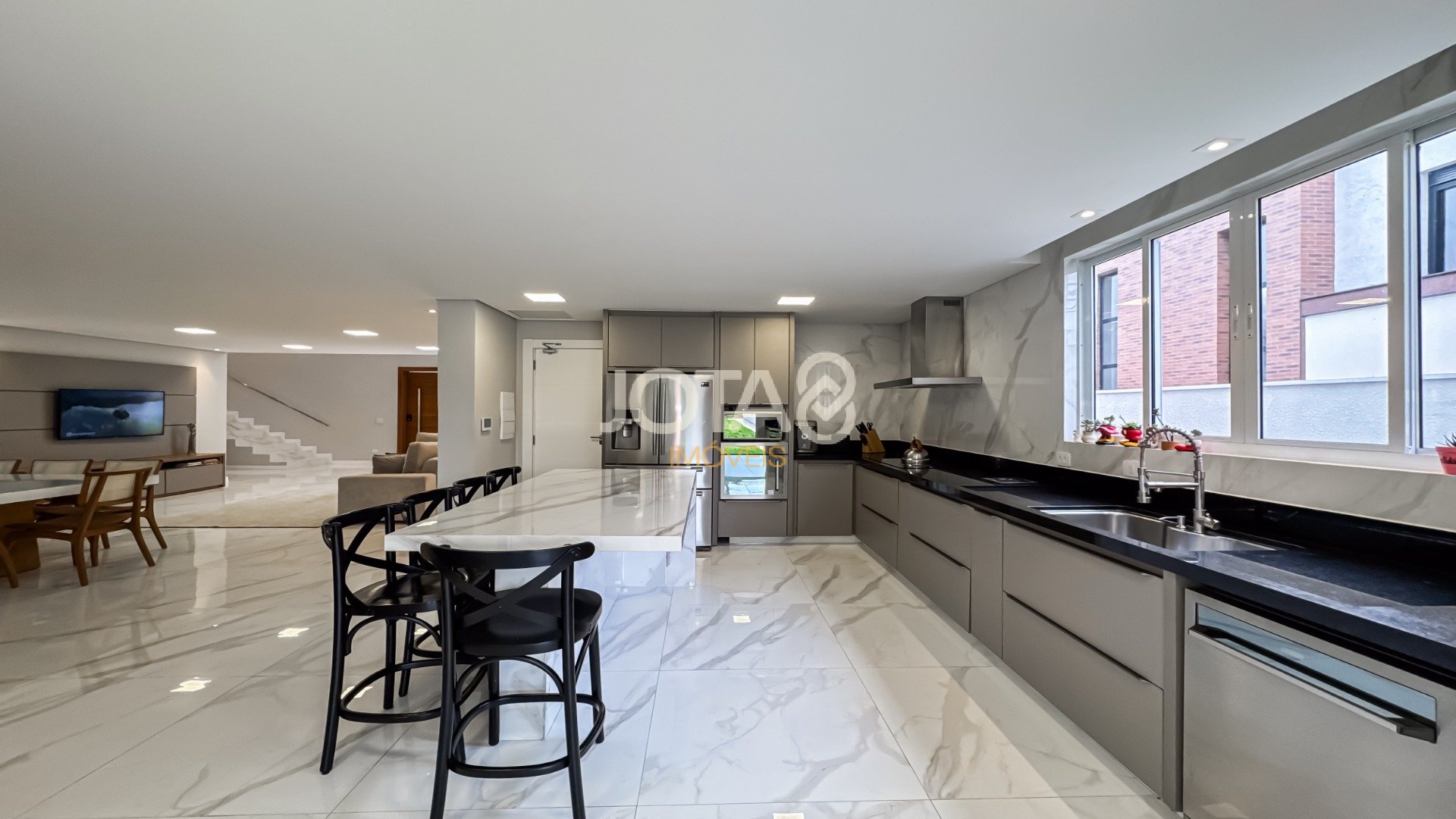 CASA MODERNA EM CONDOMÍNIO COM 4 QUARTOS EM SANTA FELICIDADE!