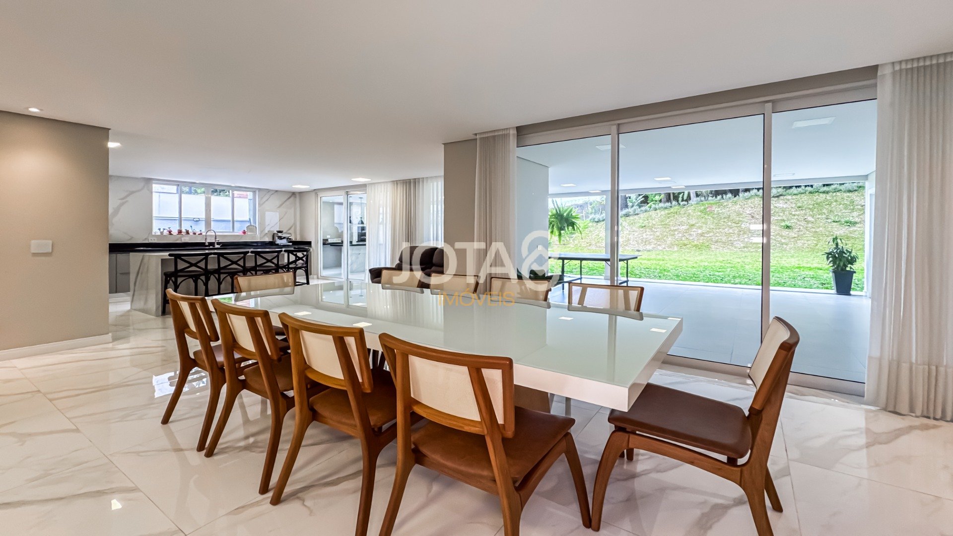 CASA MODERNA EM CONDOMÍNIO COM 4 QUARTOS EM SANTA FELICIDADE!