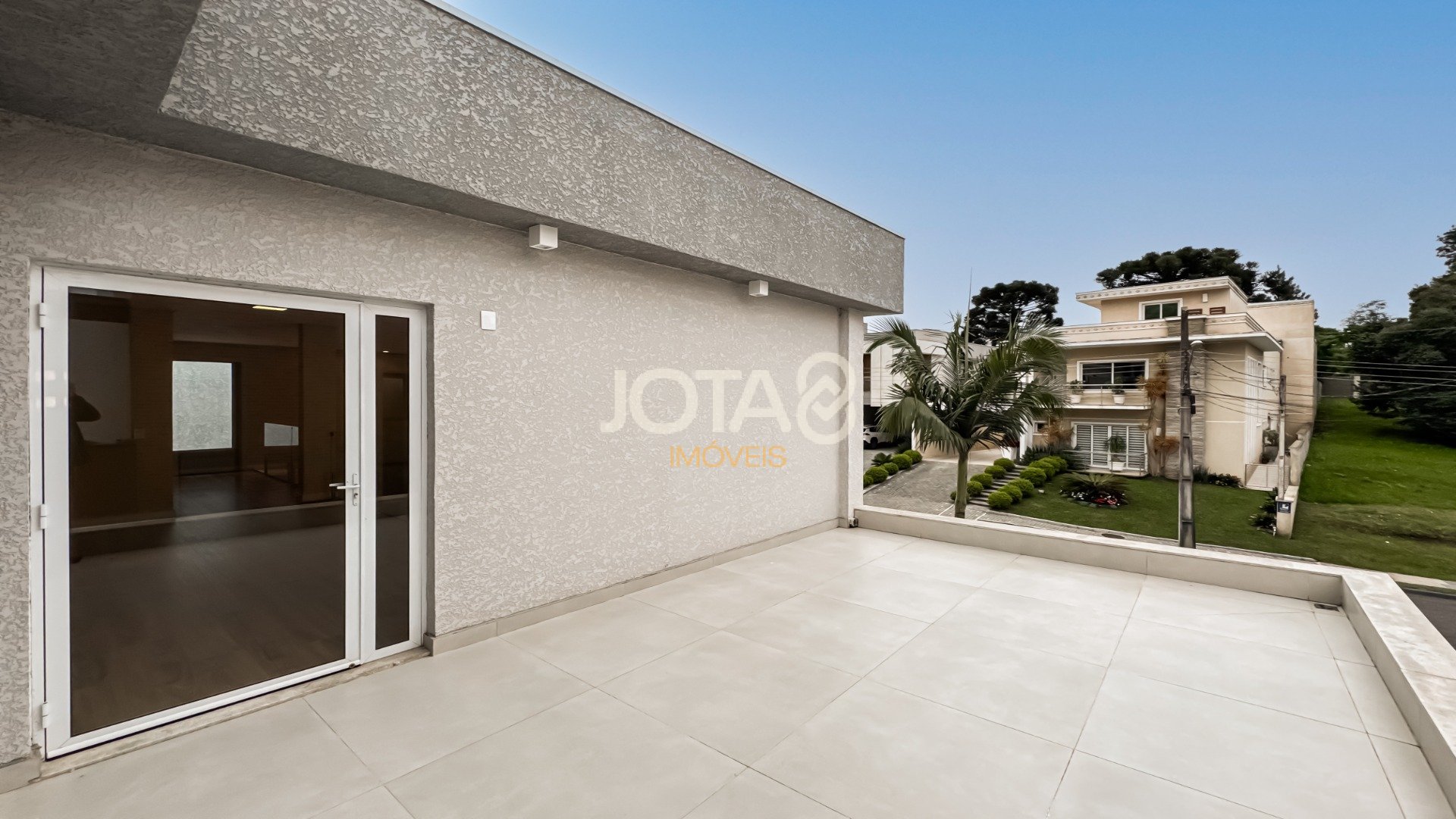 CASA MODERNA EM CONDOMÍNIO COM 4 QUARTOS EM SANTA FELICIDADE!