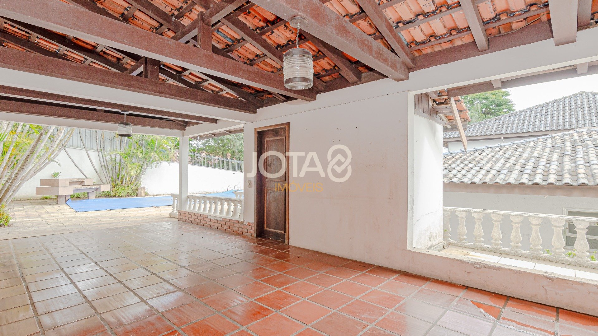 CASA COMERCIAL NO BAIRRO AHU
