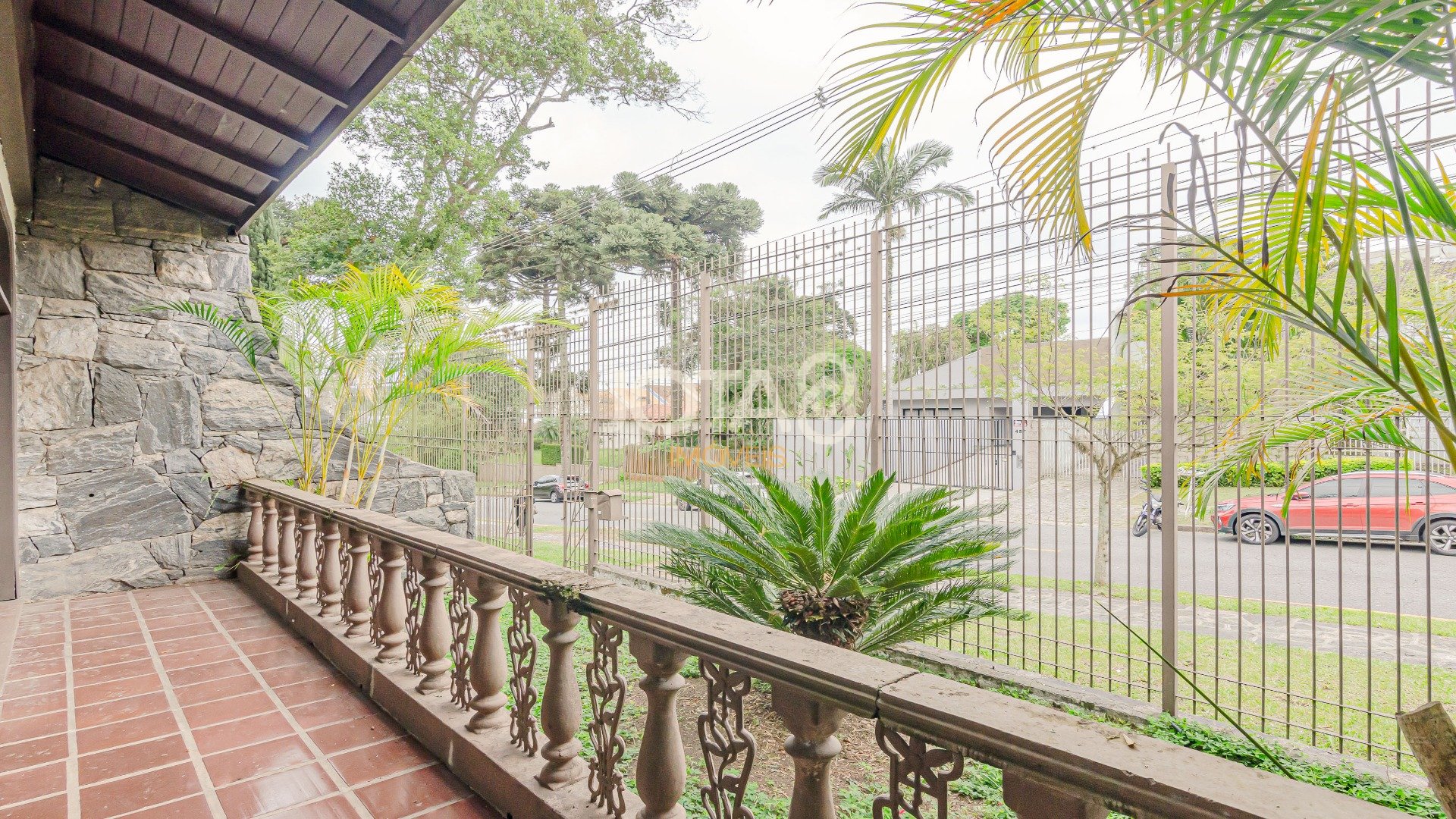 CASA COMERCIAL NO BAIRRO AHU
