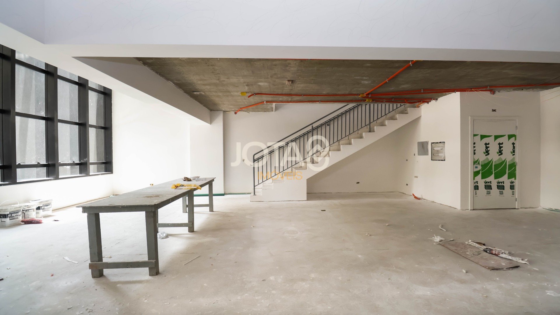 LOJA COMERCIAL NO HUMAN BATEL