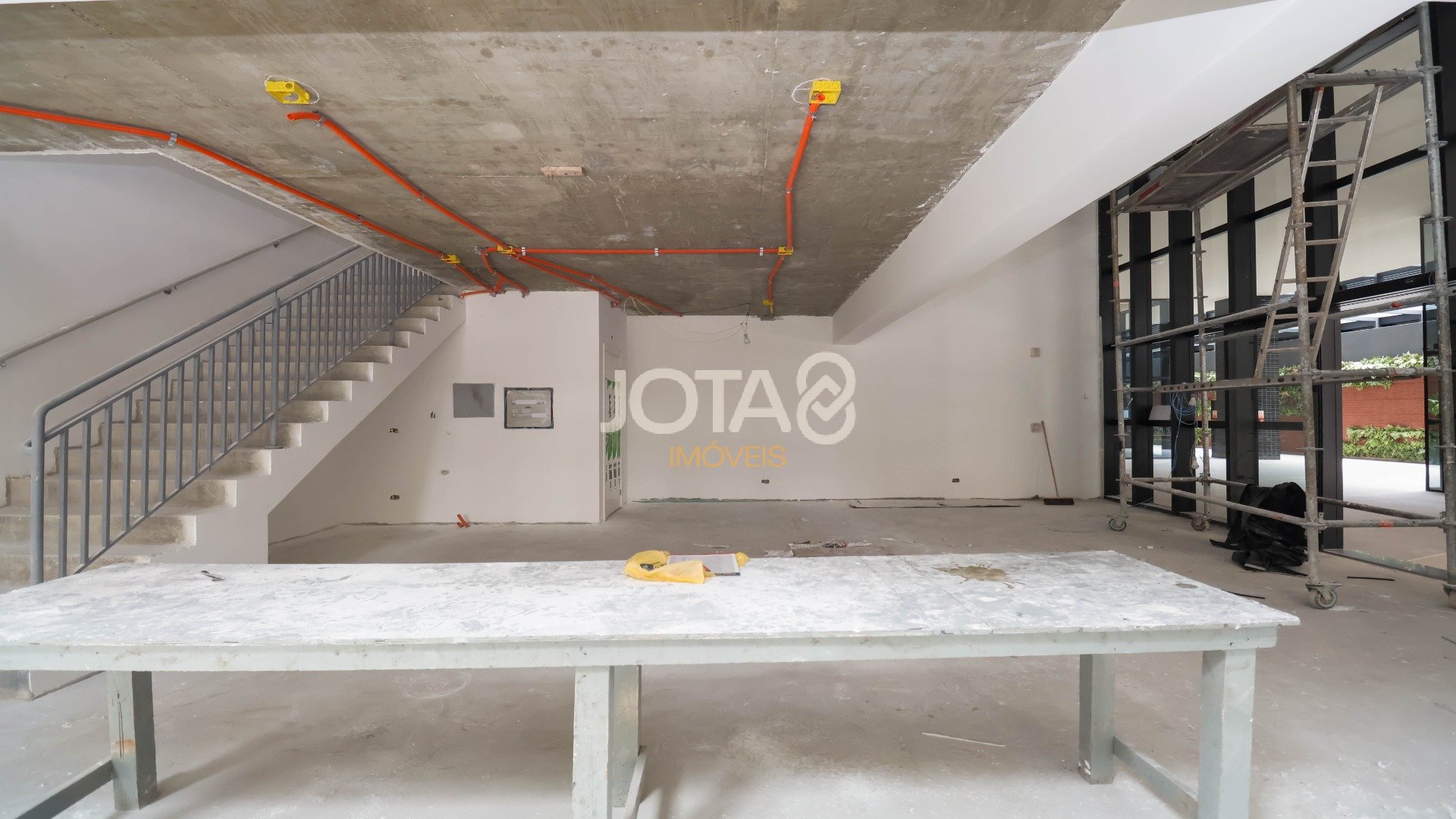 LOJA COMERCIAL NO HUMAN BATEL
