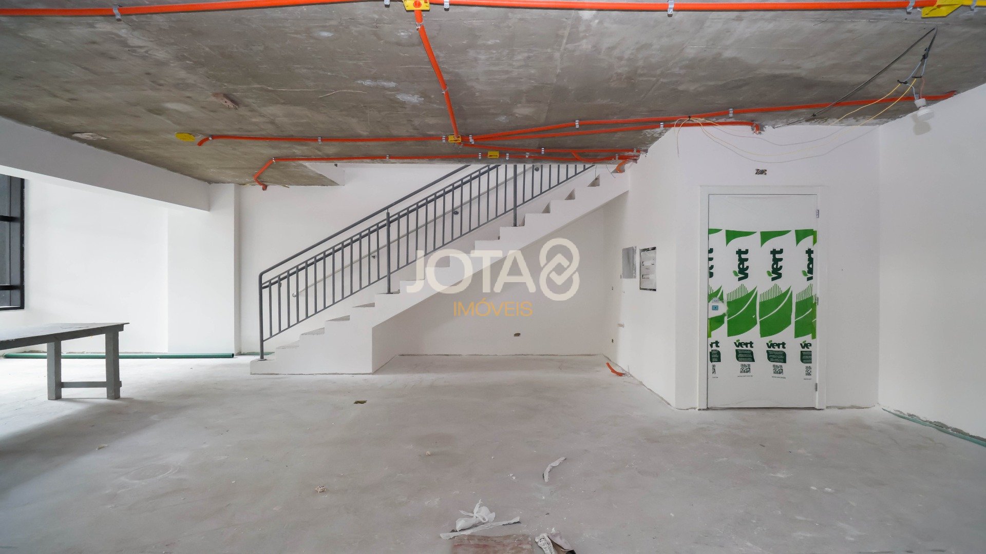 LOJA COMERCIAL NO HUMAN BATEL