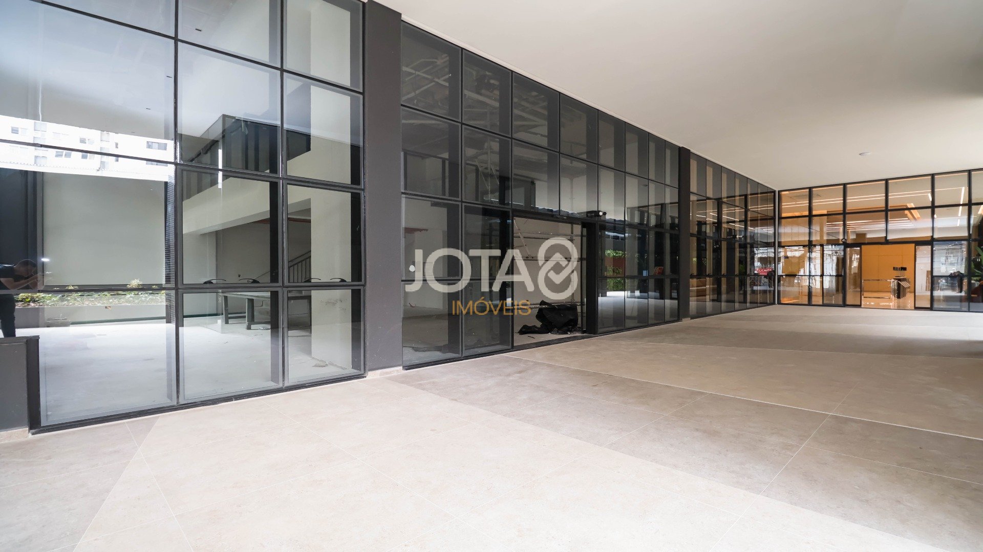 LOJA COMERCIAL NO HUMAN BATEL
