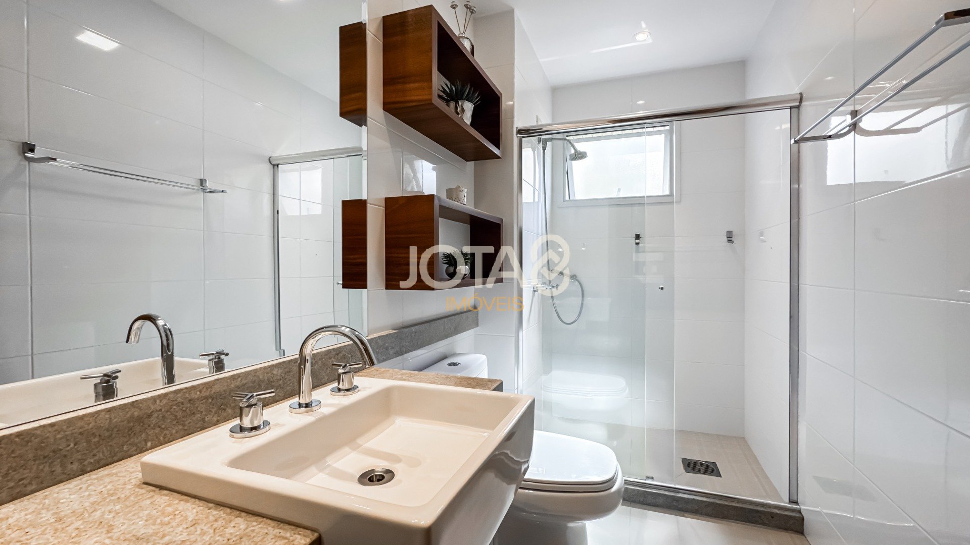 APARTAMENTO GARDEN ENSOLARADO EM CONDOMÍNIO CLUBE NO ECOVILLE