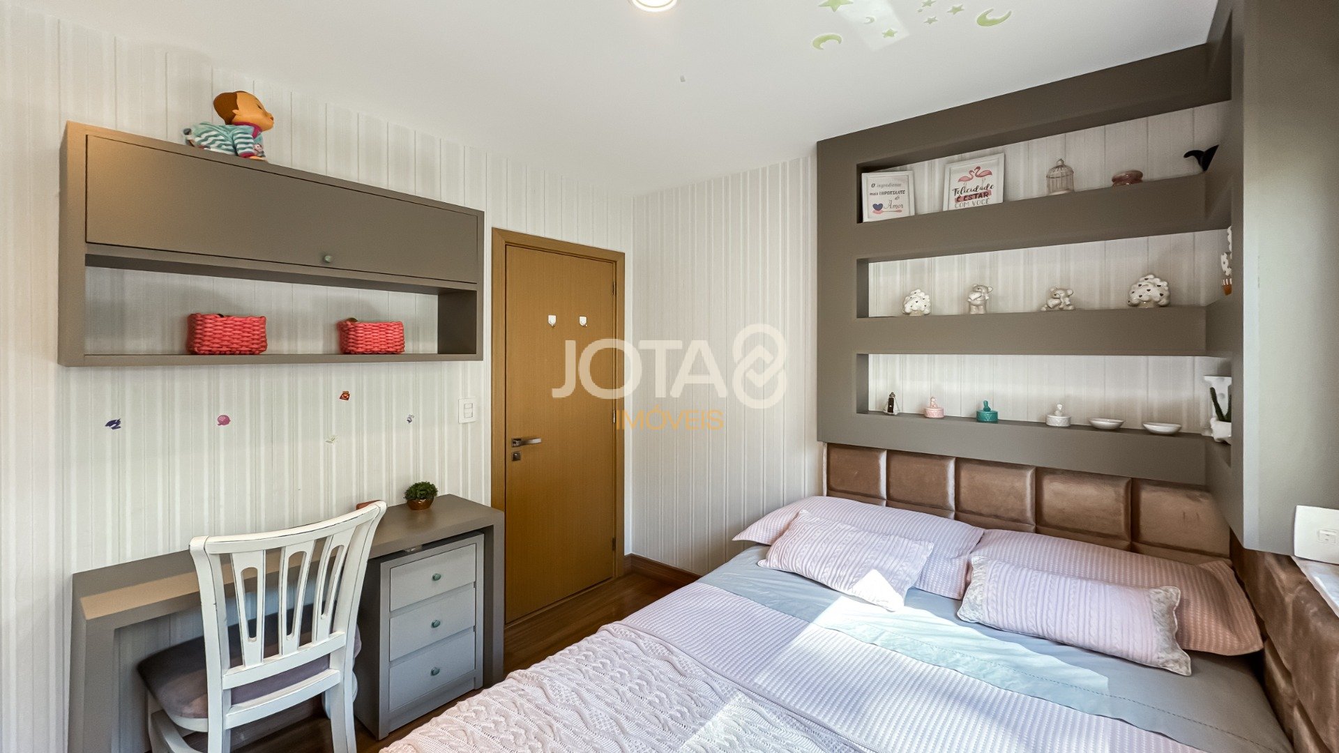 APARTAMENTO GARDEN ENSOLARADO EM CONDOMÍNIO CLUBE NO ECOVILLE