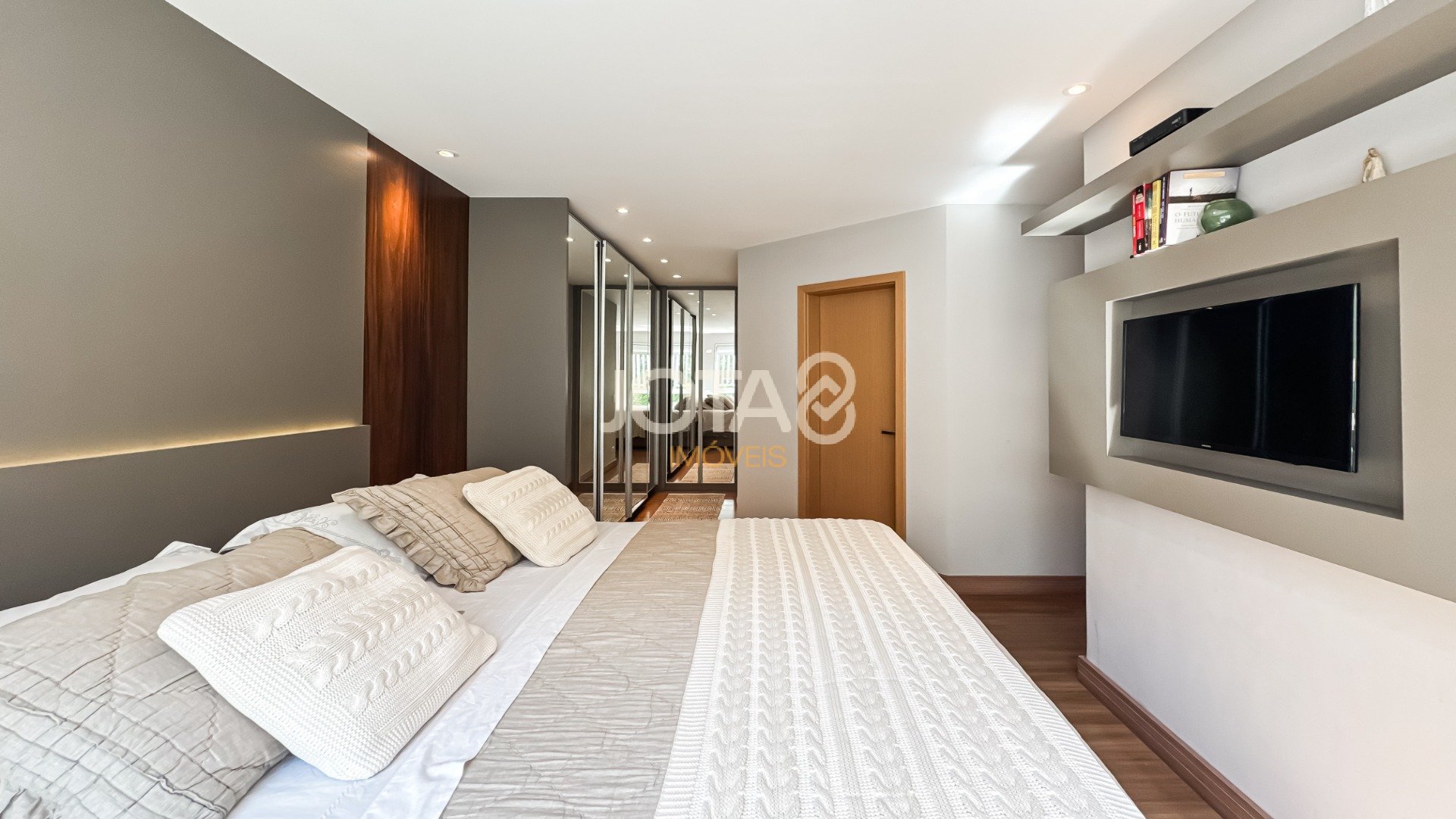APARTAMENTO GARDEN ENSOLARADO EM CONDOMÍNIO CLUBE NO ECOVILLE