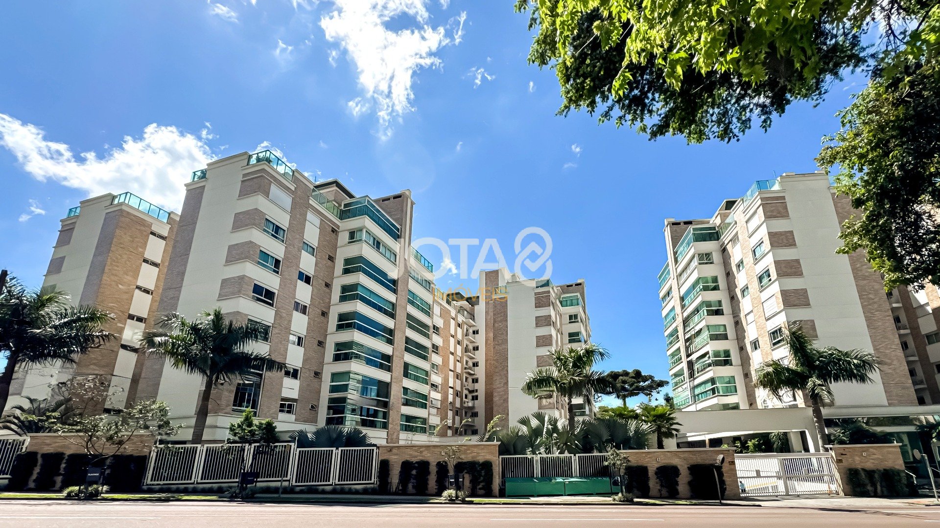 APARTAMENTO GARDEN ENSOLARADO EM CONDOMÍNIO CLUBE NO ECOVILLE